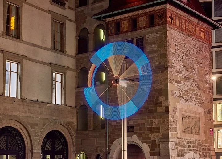 photo of the Flower Power installation by Aérosculpture, artists from  from France