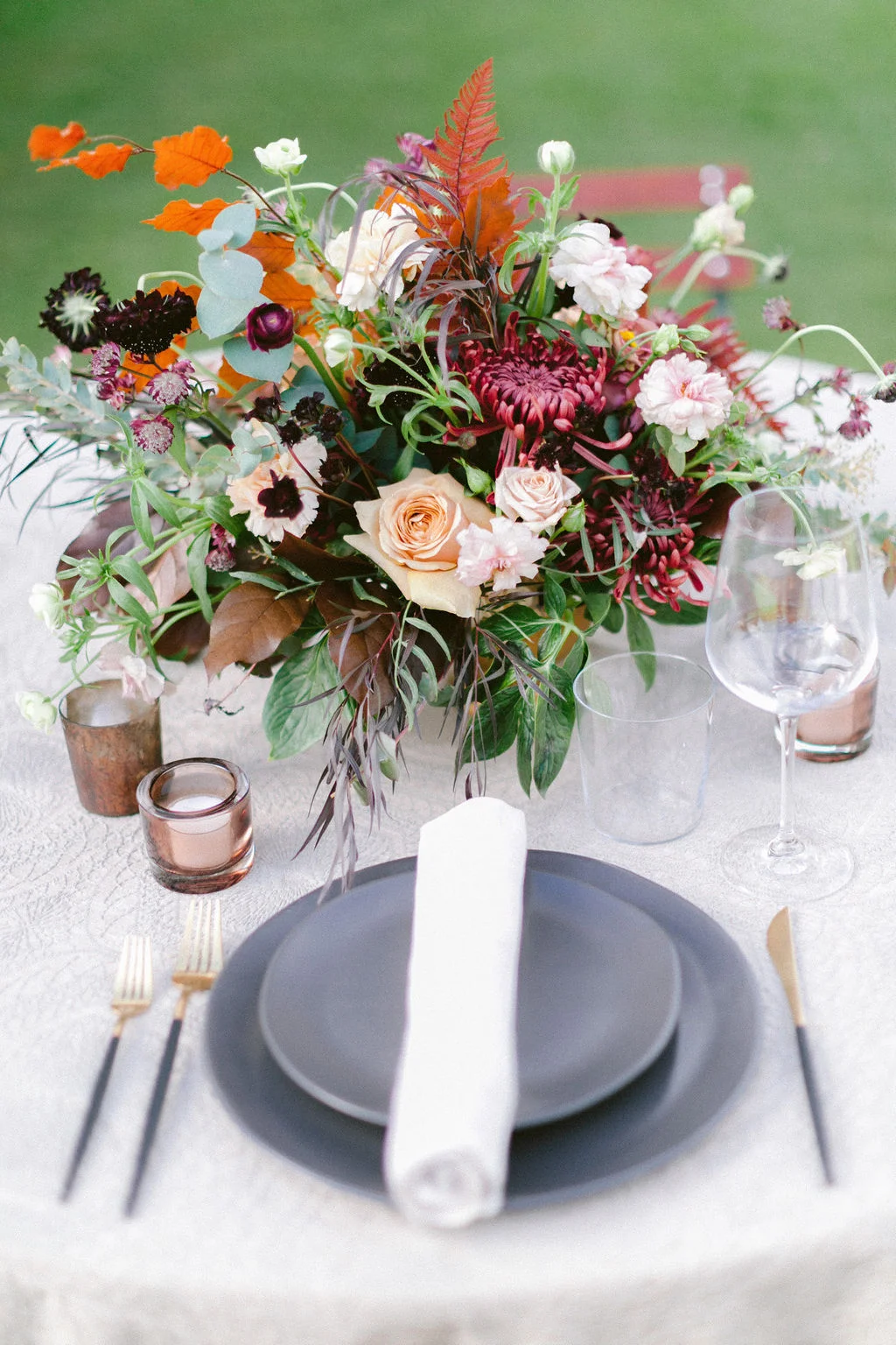 Wedding Table | Lanai Hawaii Wedding | Jenna Lee Pictures | Destination Wedding Planner | Unveiled Hawaii