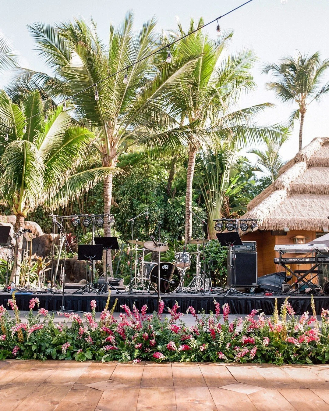 We love incorporating a floral stage rim install for the reason that it ties the dance floor with the stage making a beautiful space to dance the night away!
.
.
rentals: @inspirationhawaii
music: @westcoastmusicbevhil