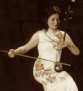 Erhu Player.jpg