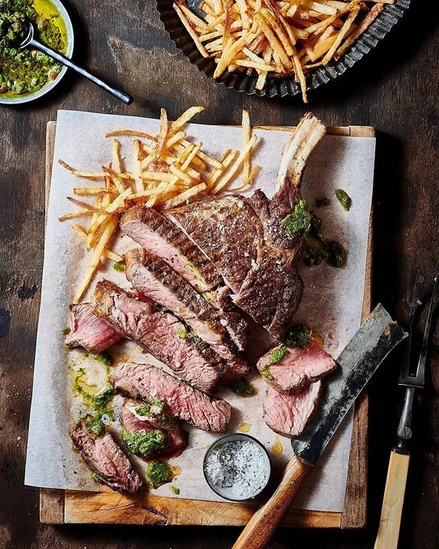 Can&rsquo;t wait till I can enjoy the ritual of eating out again, with a glass of red wine and tucking into one of these!

Styling @eatwithemma 
www.justinthomsonphotography.com 📸  #wine #redwine #winefarm #food #foodphotography #steak #meat #advert