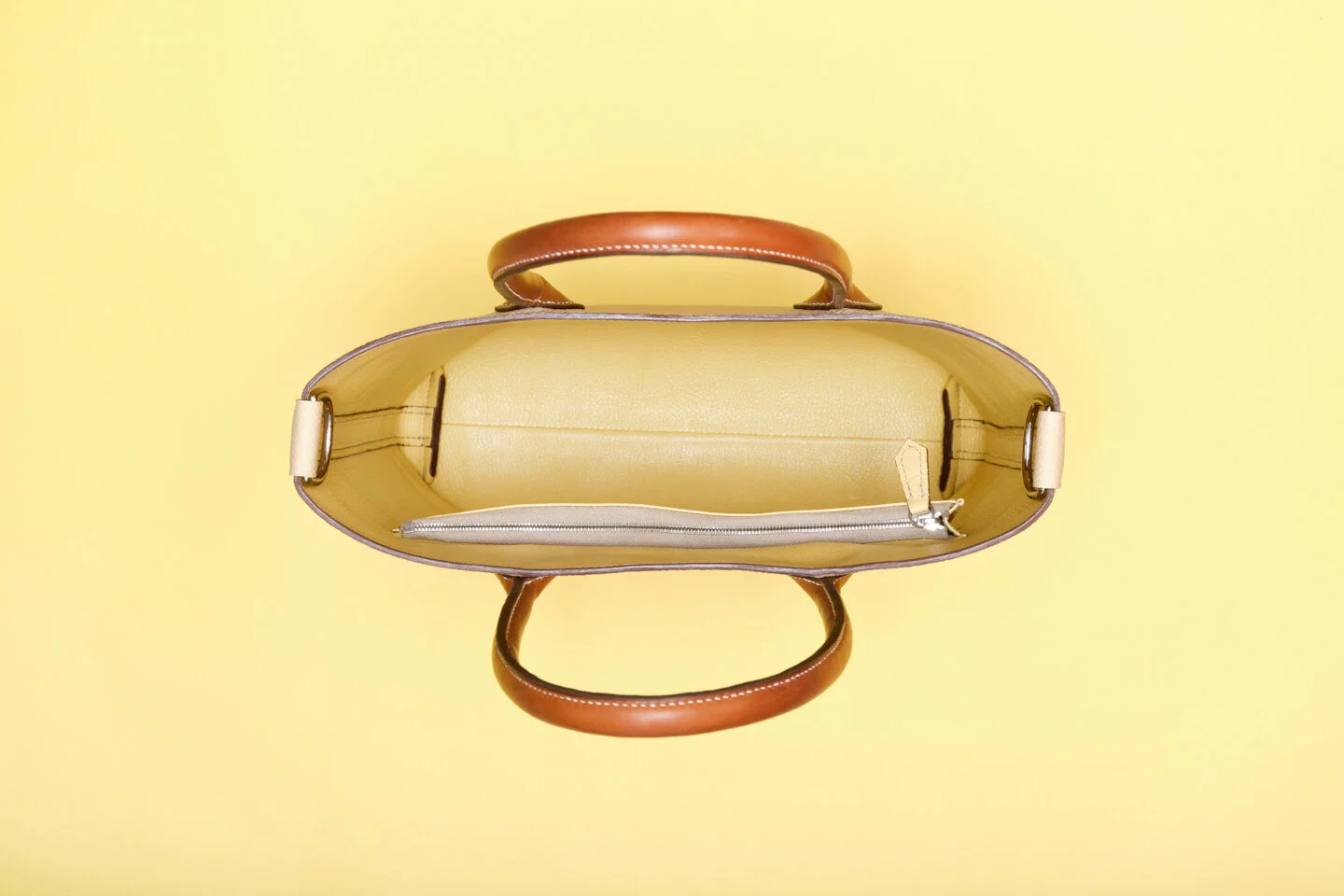 T0410 017 Willowsleather 1.jpg