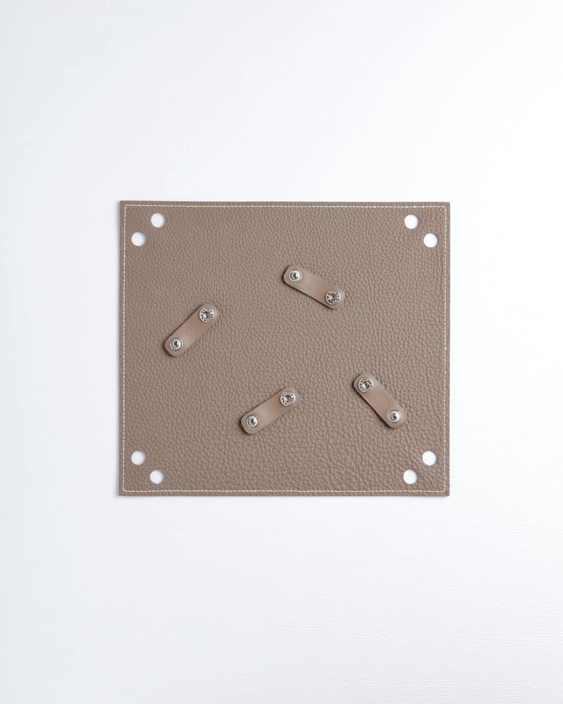 Q1106 028 Leathercraft 1.jpg