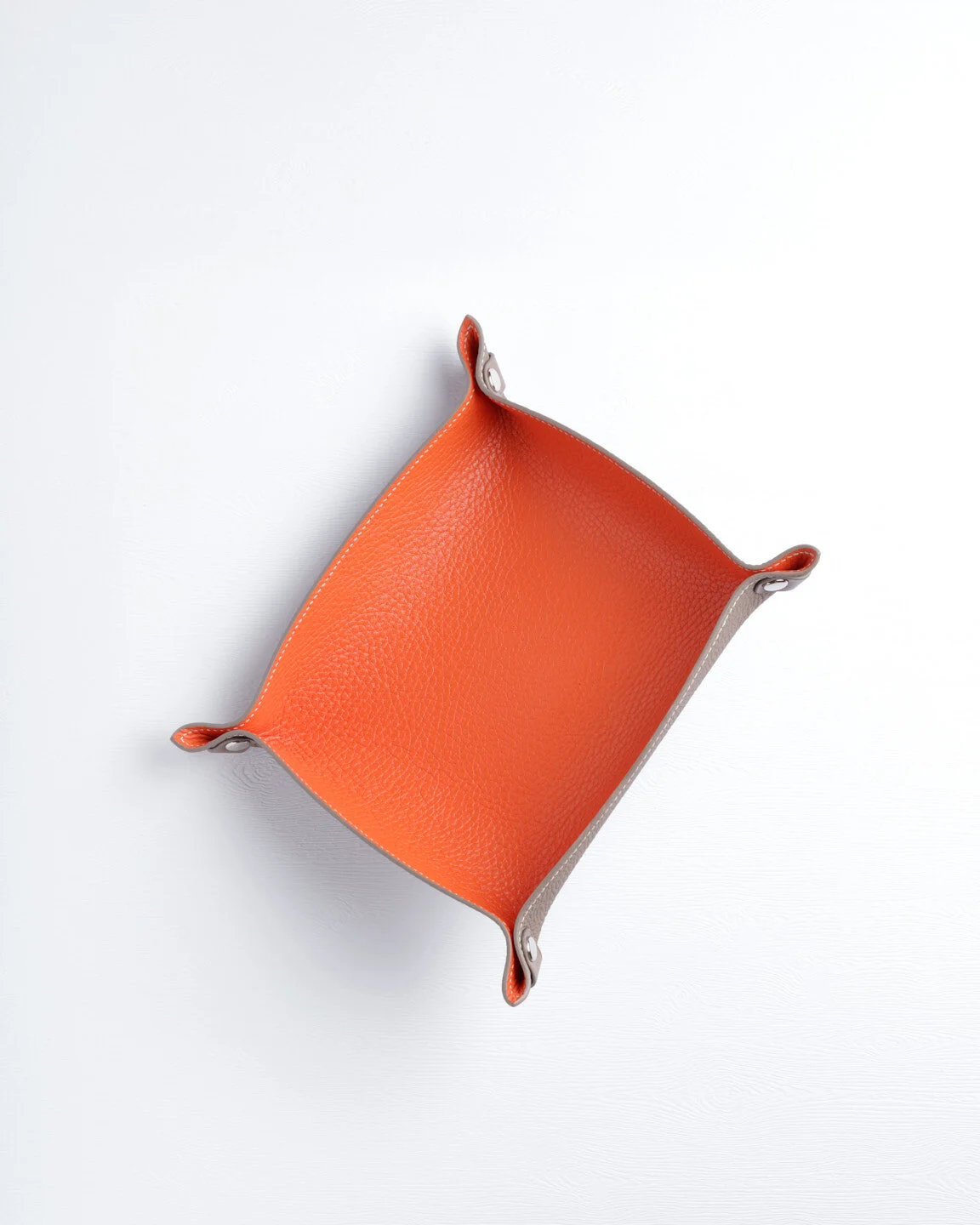 Q1106 034 Leathercraft 1.jpg