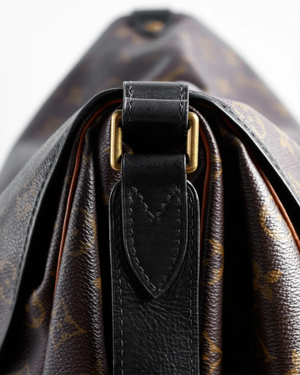 R1231 017 Leathercraft_REV 1.jpg