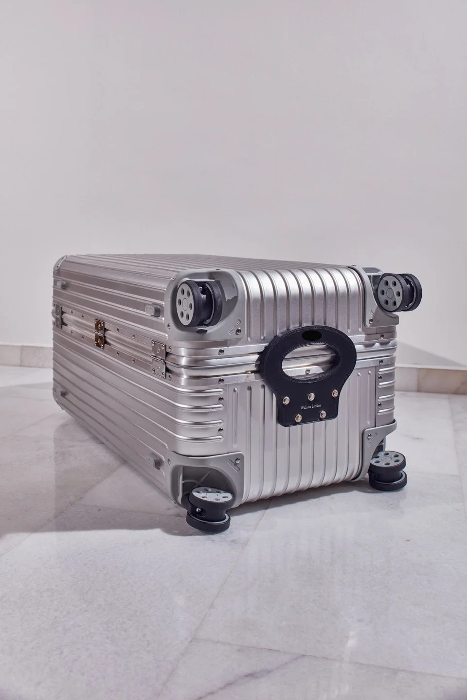 V0910 021 Willows Leather Rimowa.jpg