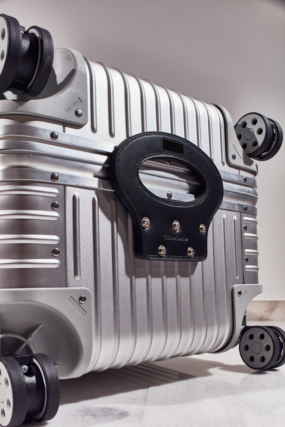 V0910 046 Willows Leather Rimowa.jpg
