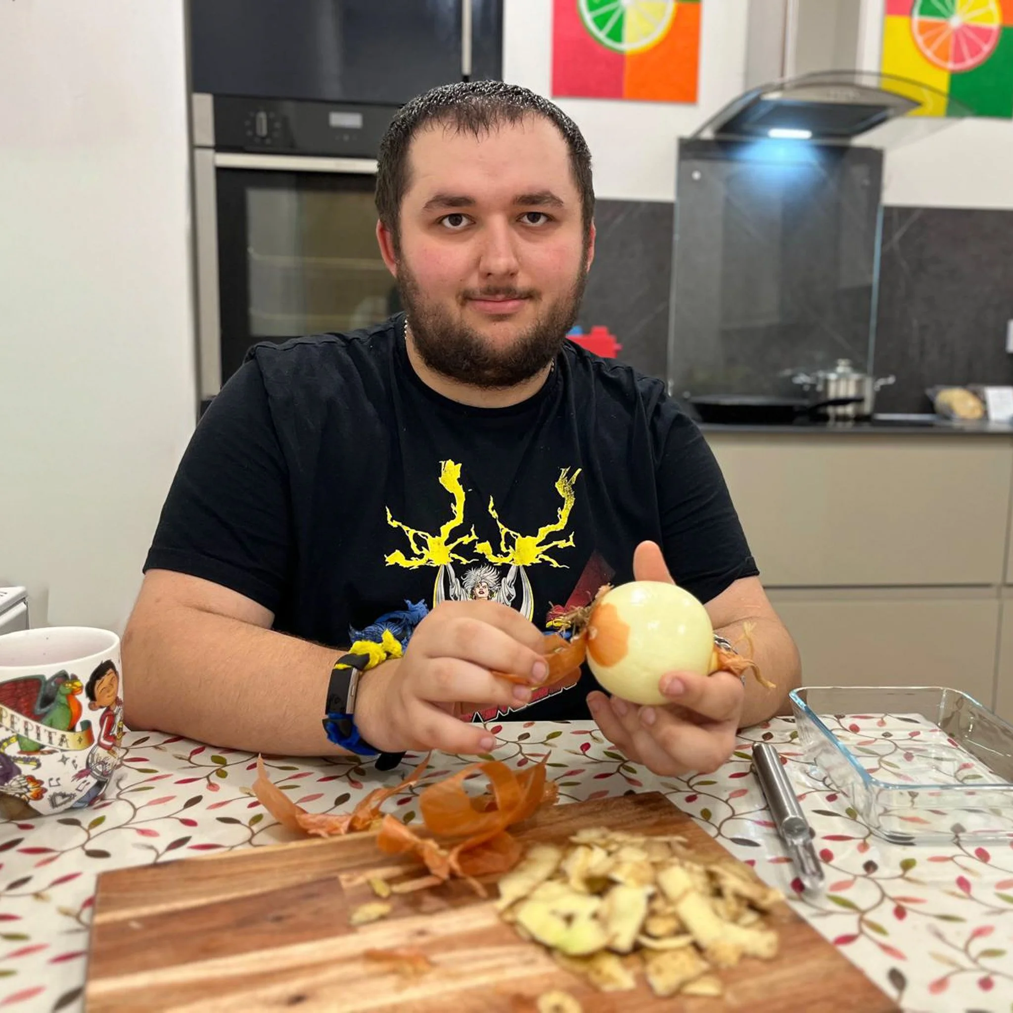 Kye Peeling Onion.jpg