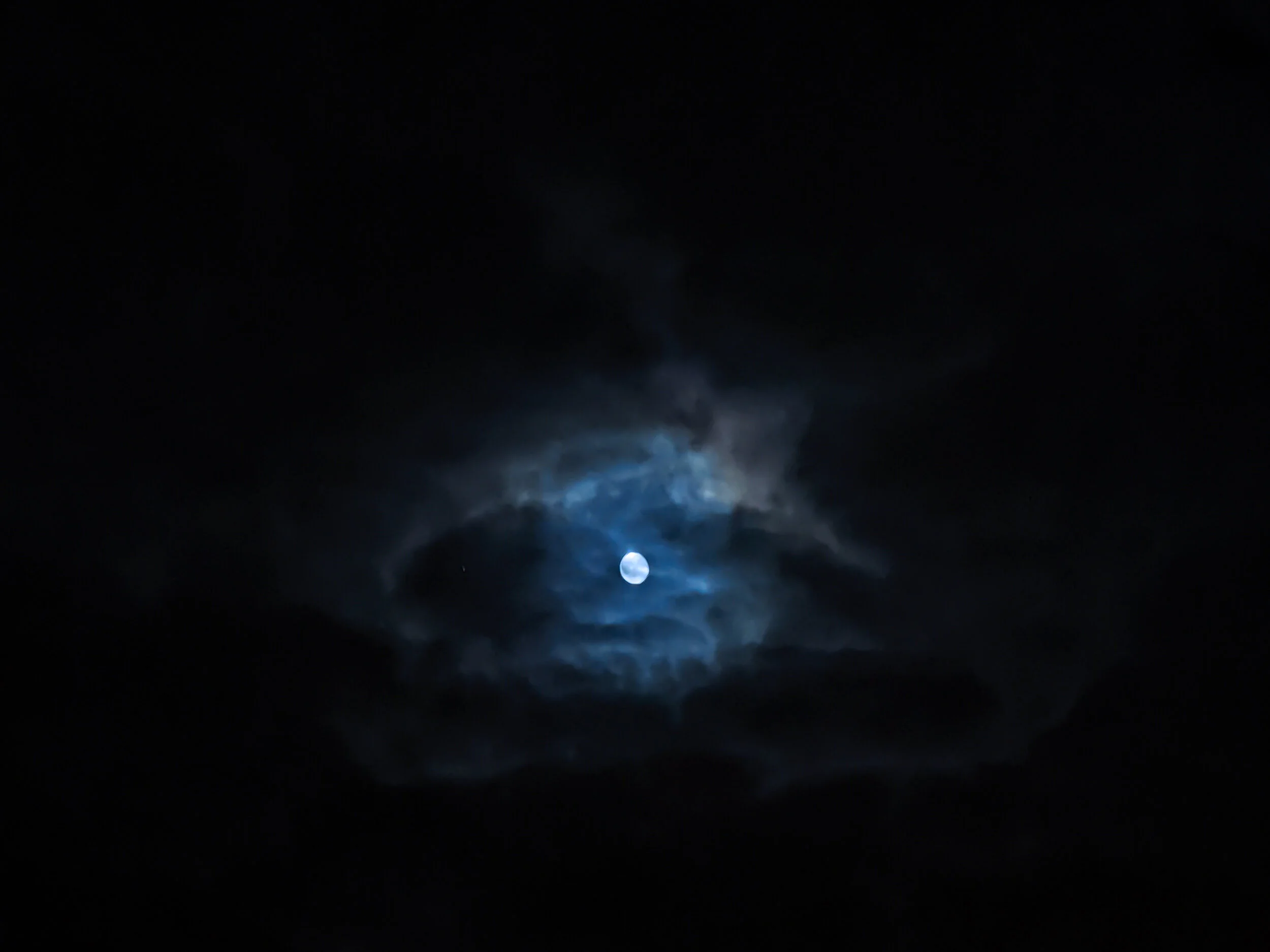 Berlin moon, Pixel 3 zoom, post-processed.