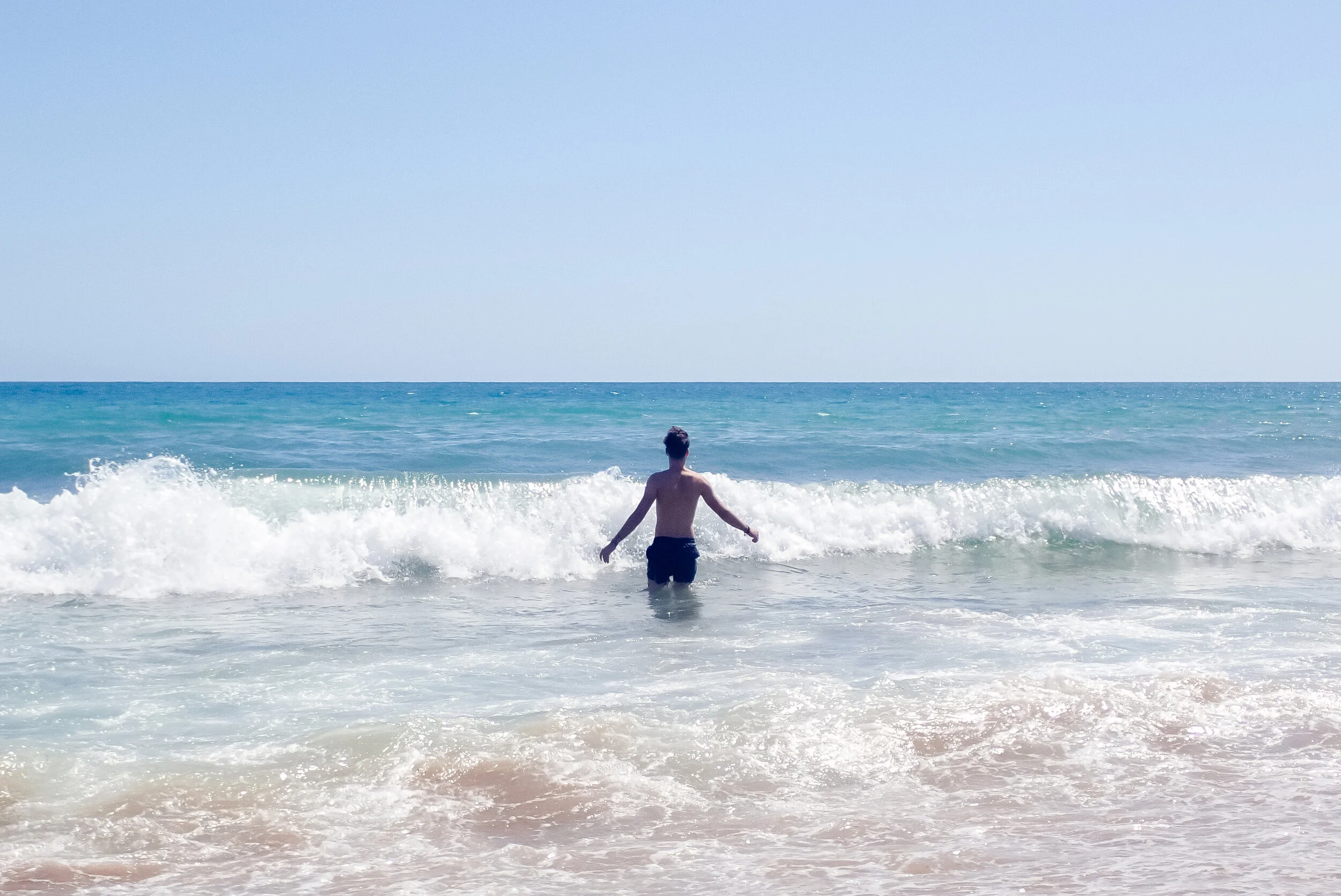 Issos surf, 46mm f2.8 ISO 100.