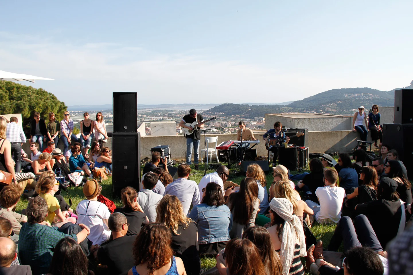 01-hyeres-2011-live.jpg