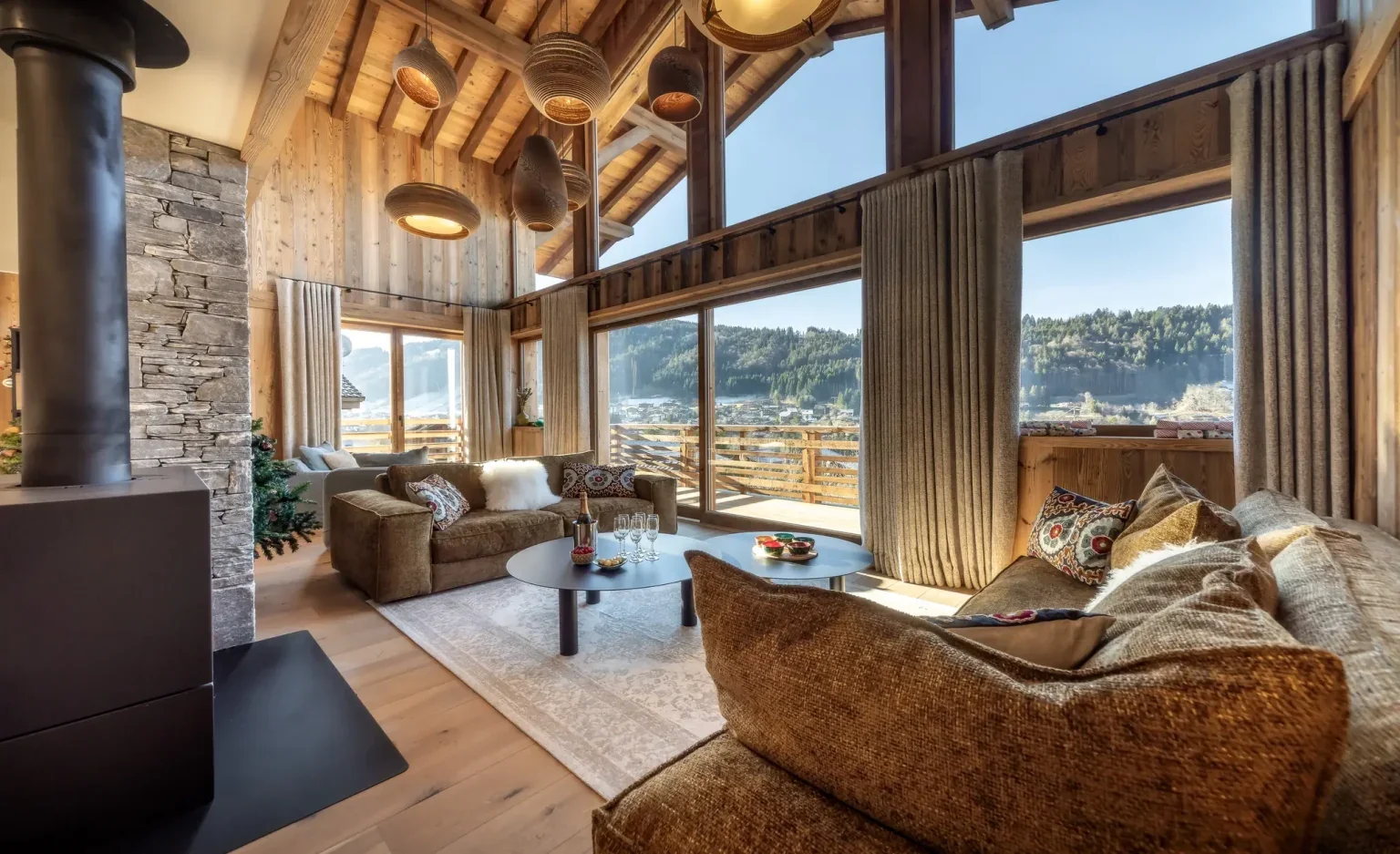 Chalet-Pavot-Elevation-Alps-Living-room-with-panoramic-views-1536x937.webp