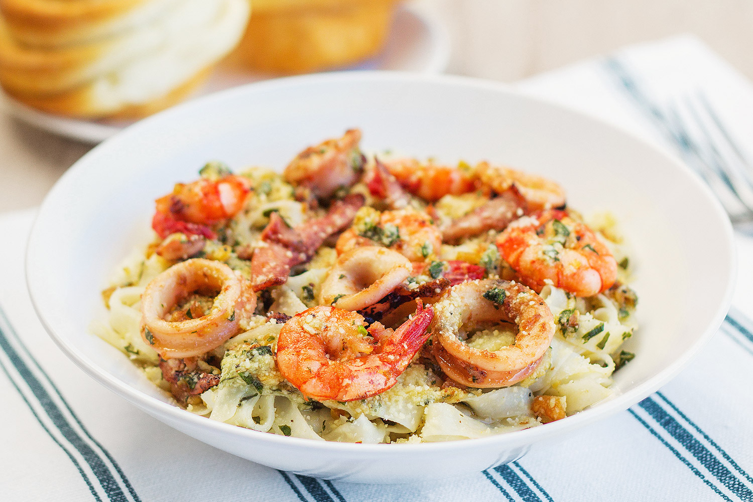 momandtinas-seafood-basil-pesto.jpg