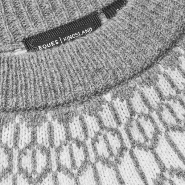 magda grå close.png