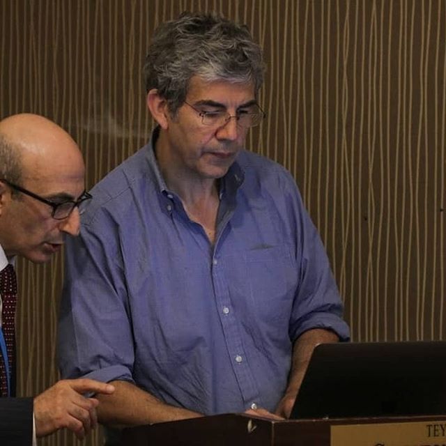 📷 Le Dr. David Nott, en collaboration avec un groupe de médecins venu de plusieurs pays, participe à la formation de nos soignants aux soins d'urgence dans les zones de conflit.
Une formation organisée à #Gazientep par l'UOSSM, @syria_relief et SMBS.
David Nott Fondations