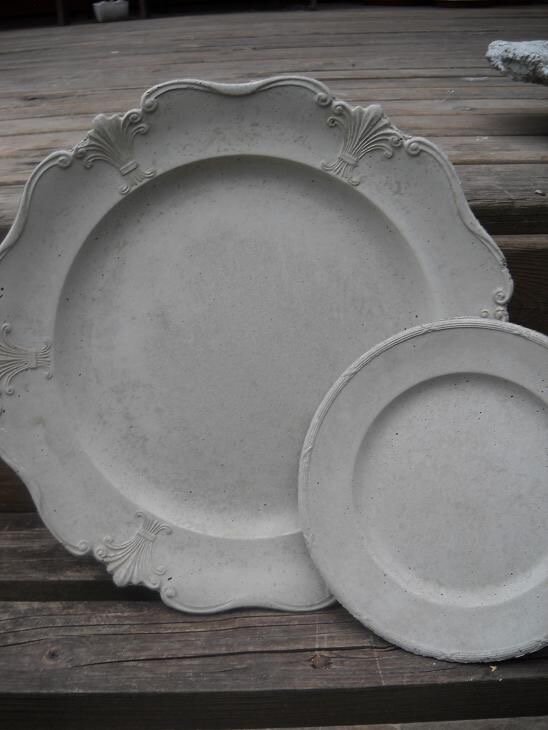 Minimal romantic plates