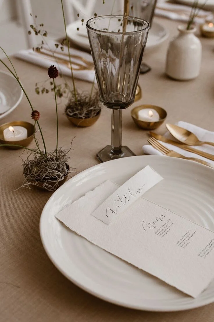 Minimalistic Table Setting