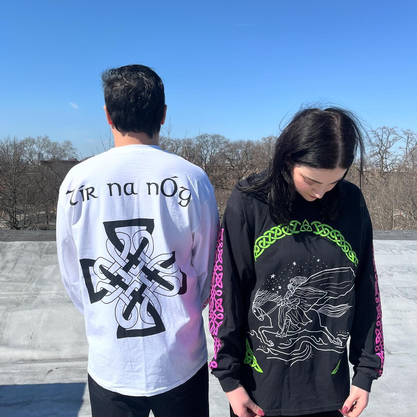 T&iacute;r na n&Oacute;g long sleeves for sale! 🖤🤍🩷💚
$40 each

Just have a small batch of XL currently but will do more in different sizes if yas want them!
3 color screen printed by me. 

This is my favorite Irish story ☘️ 
I&rsquo;ve also been 