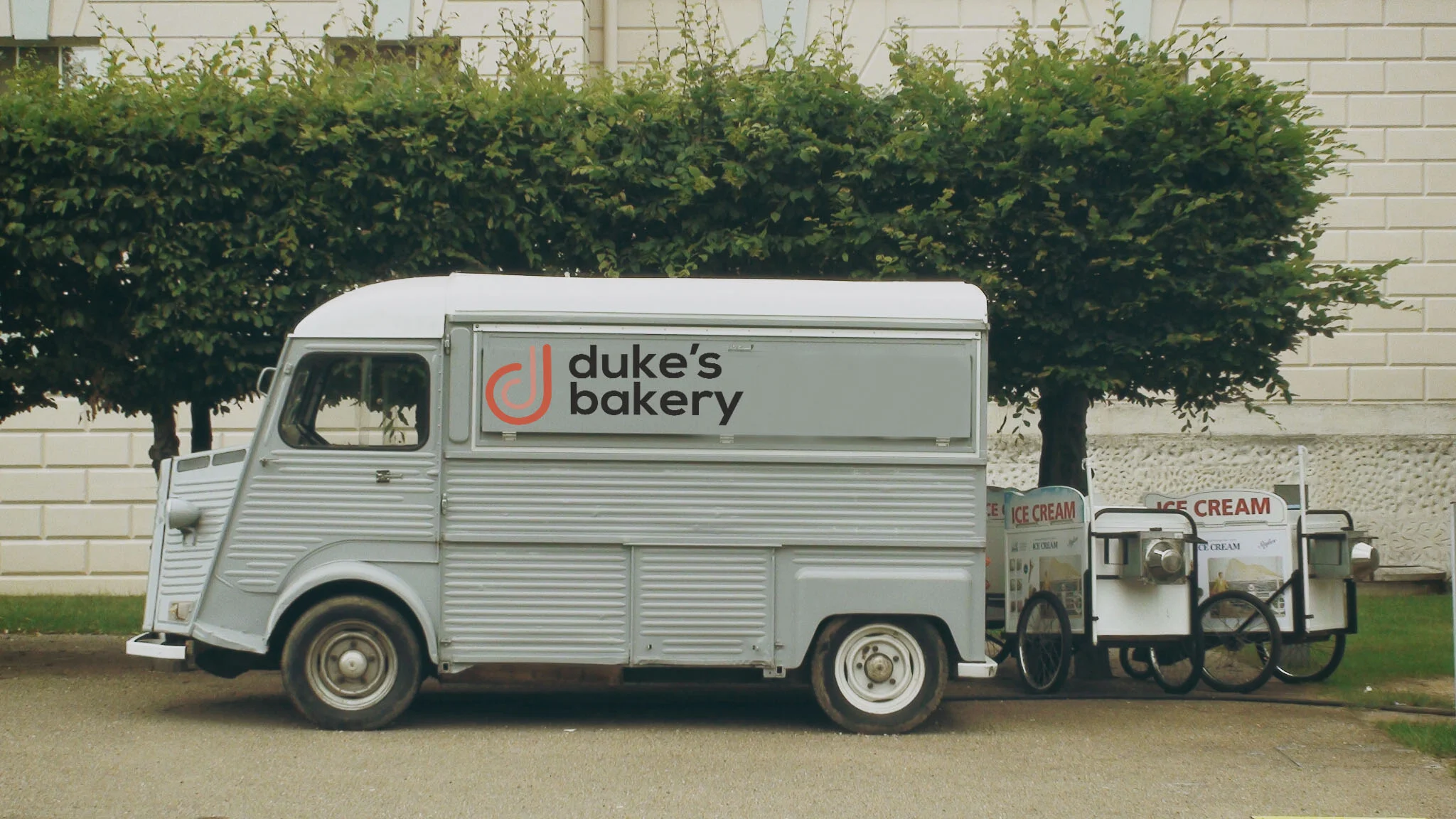 foodtruck mockup.jpg