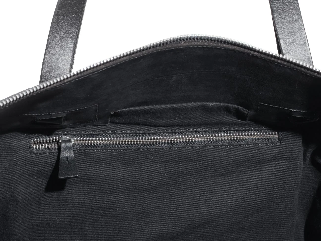 travel_duffle_blk_05_inside.jpg