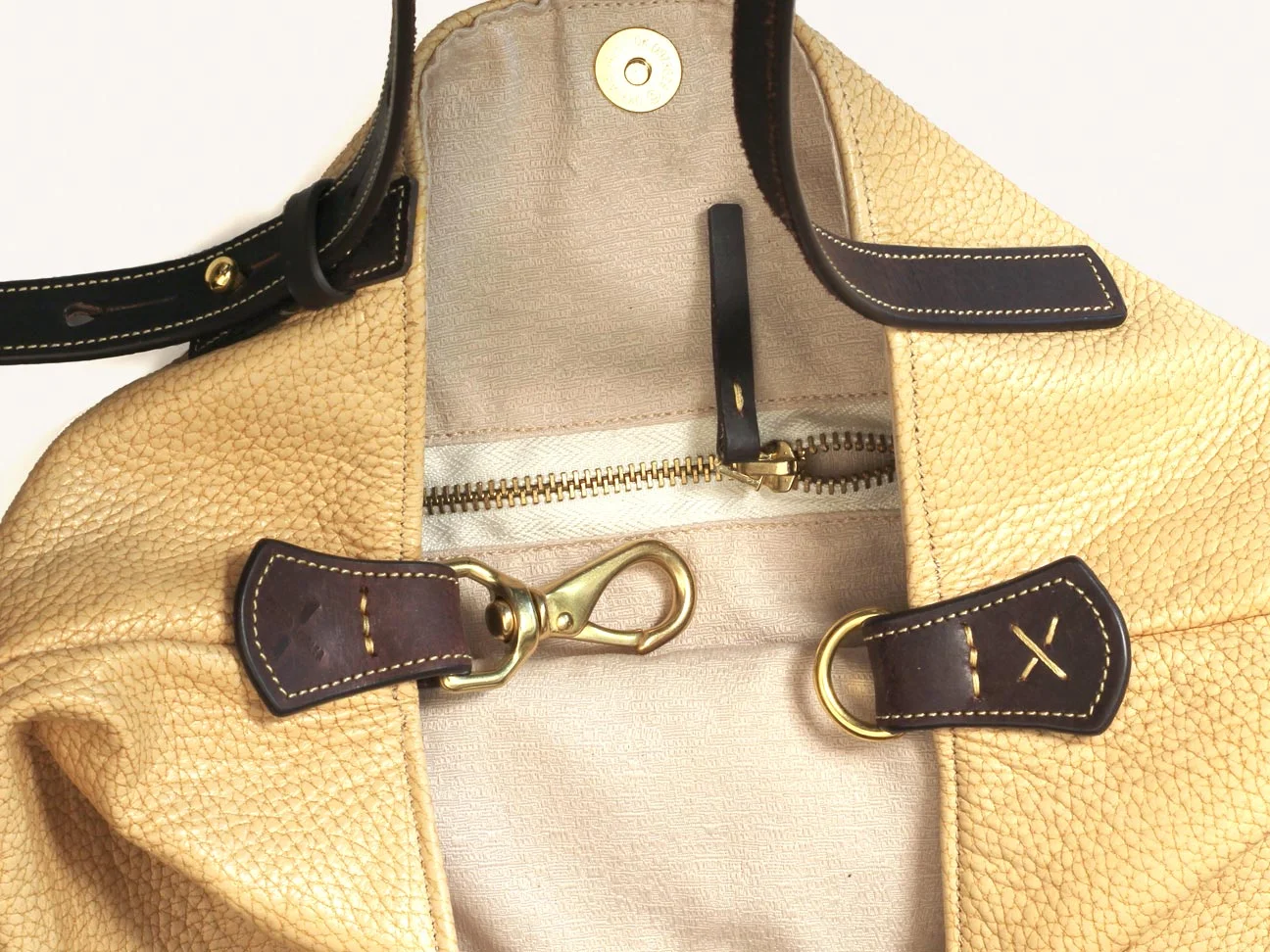 tote_sm_gold_choc_05.jpg
