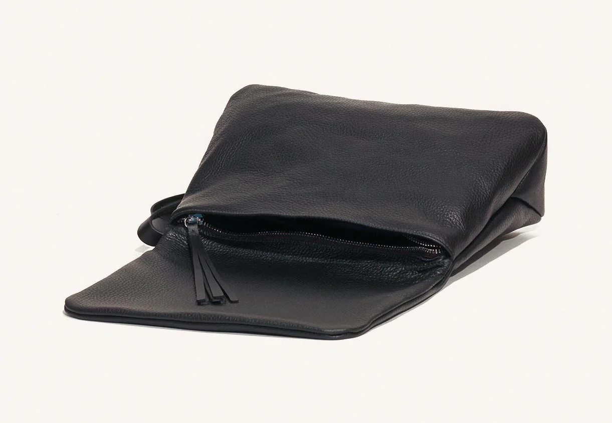 Clutch_blk_03_open.jpg