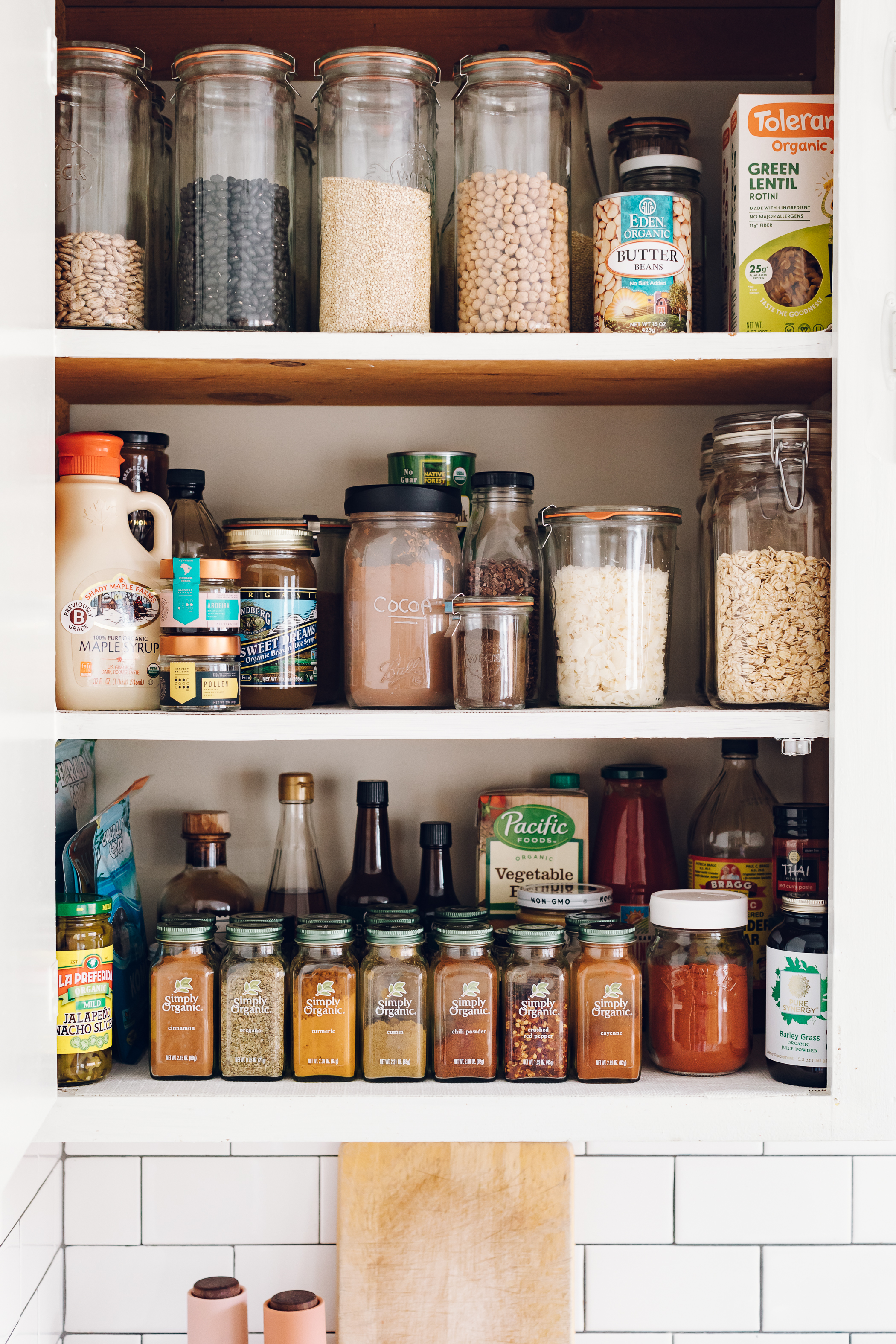 https://images.squarespace-cdn.com/content/v1/5ade3cbfb10598dd7a26c513/1561492575559-MWKQIZ0I3163X0ILTDMH/Inside+My+Pantry+by+Jessie+May