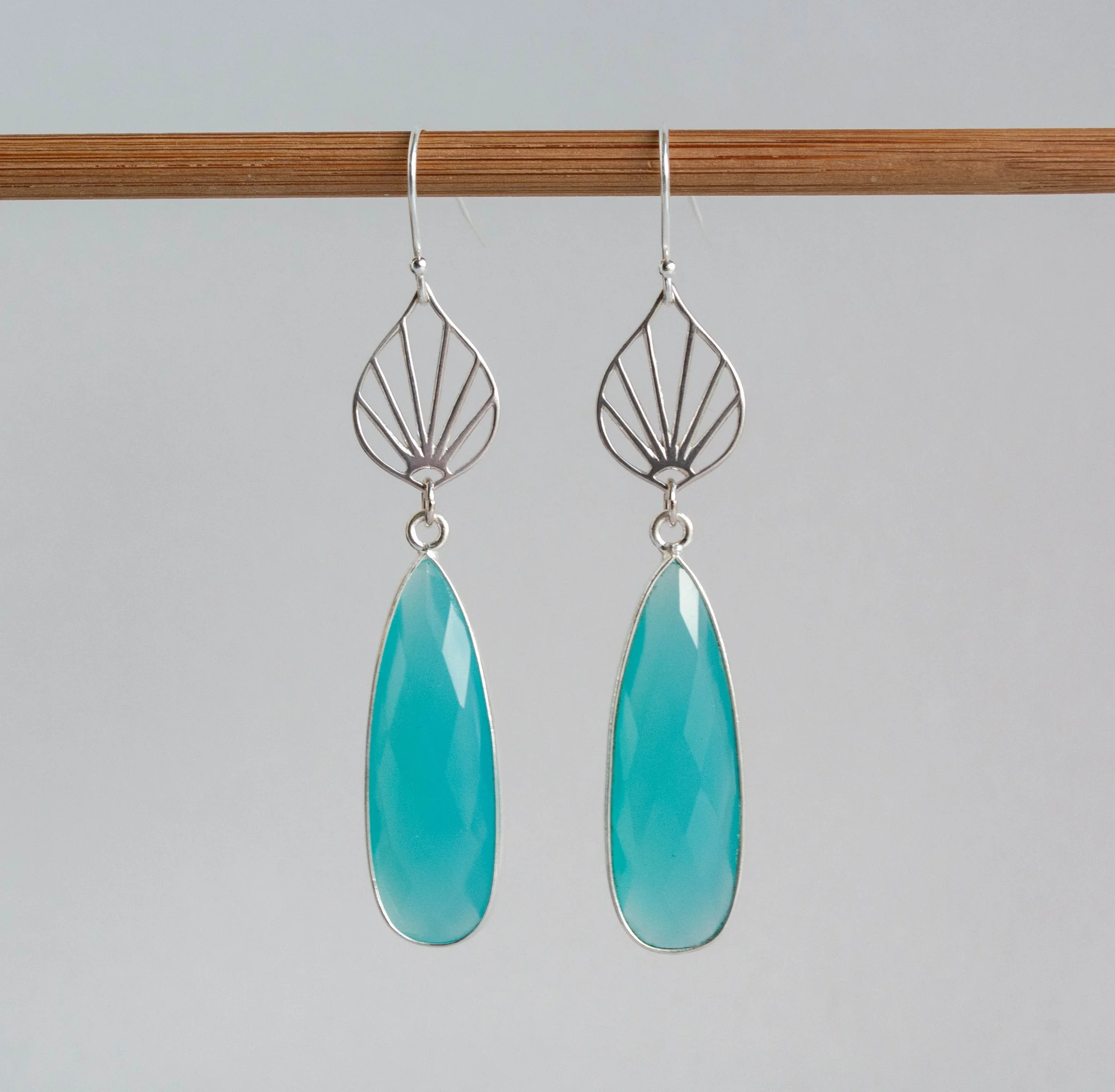Chalcedony-Peru-Teardrops-Feb25-img1-F-Craig-AUD110.jpg