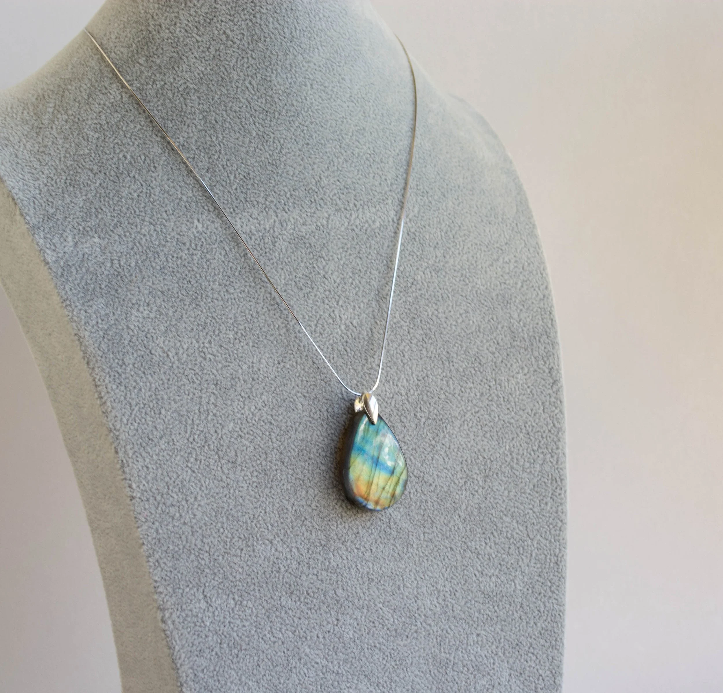 Labradorite-Teardrop-Pendant-set2-img5-F-Craig.jpg
