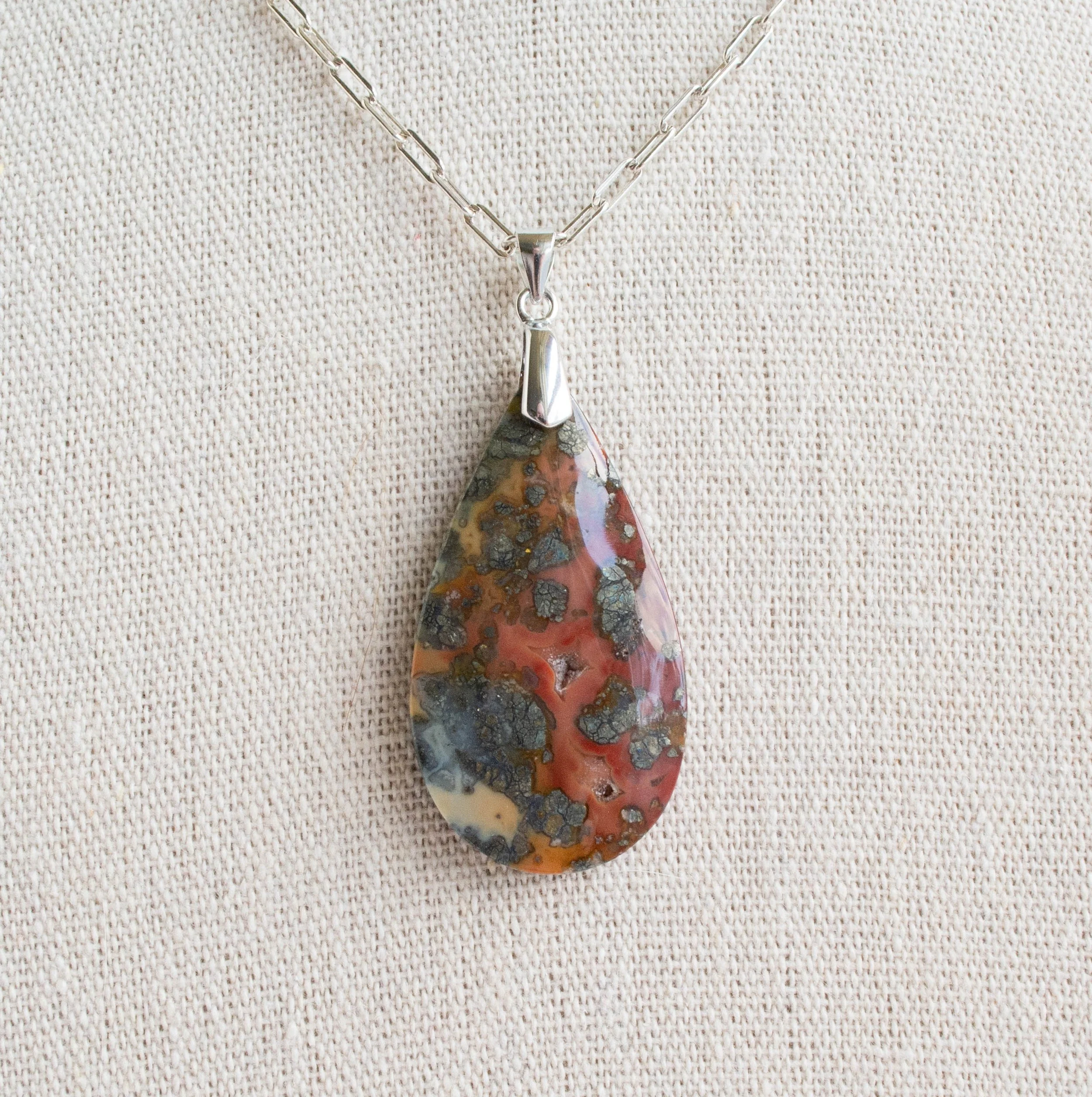 Marcasite-Agate-Pendant-Aug25-img1-F-Craig-AUD150.jpg