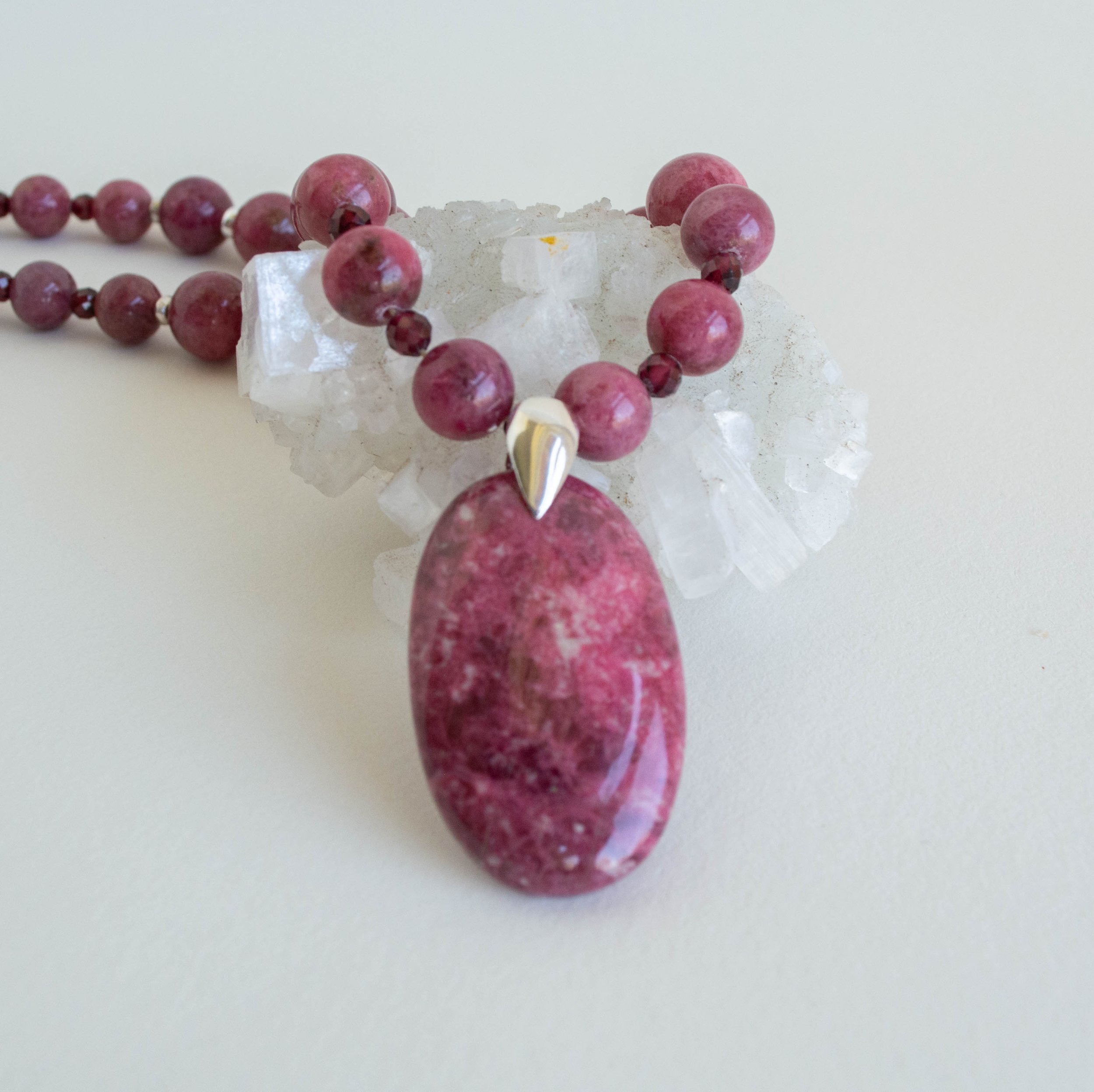 Thulite-Garnet-Necklace-Feb25-img5-F-Craig-AUD195.jpg