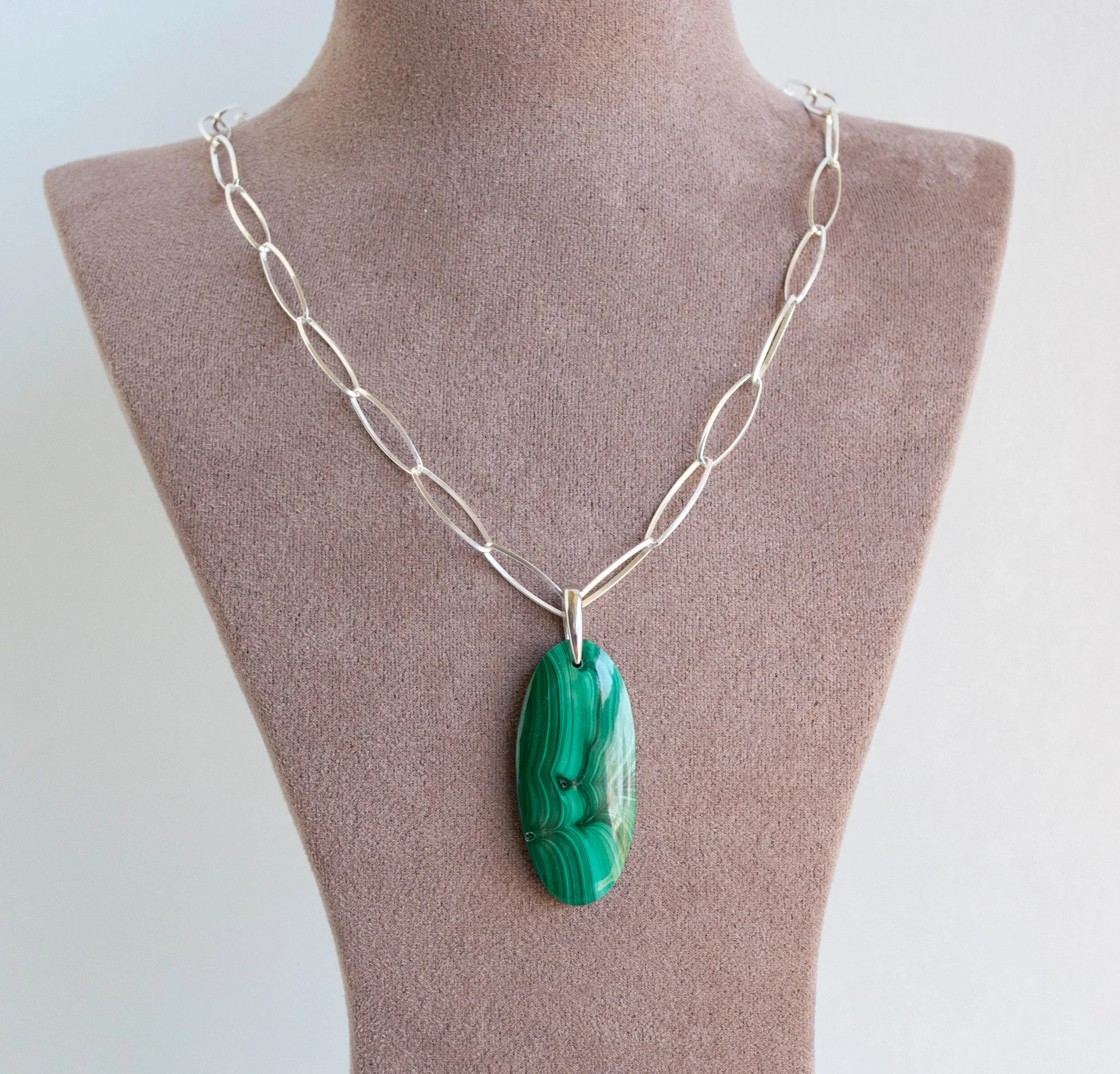Malachite-Oval-Necklace-Sep25-img1-F-Craig-AUD135.jpg