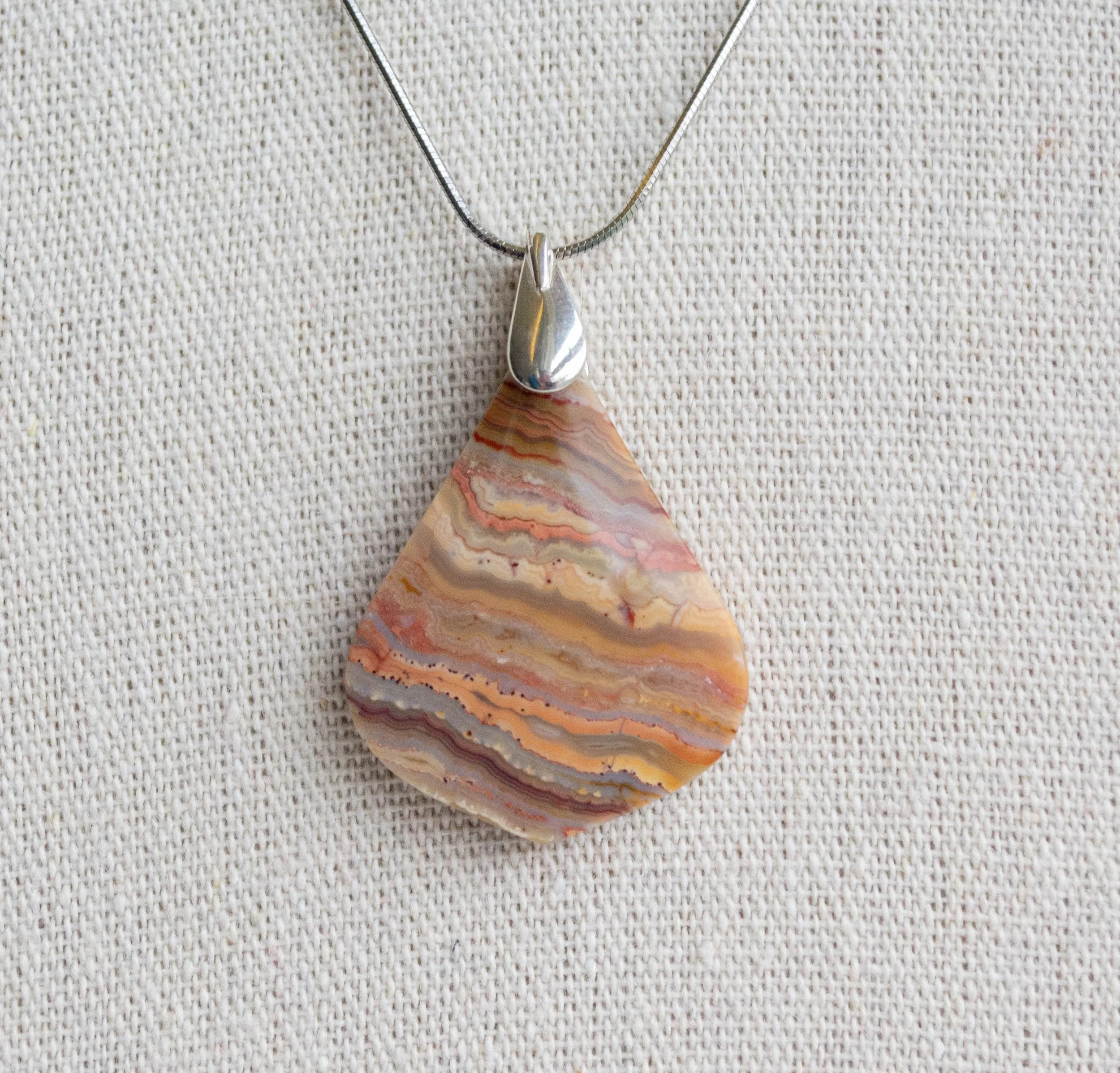 Agate-Banded-pendant-1-img1-23-F-Craig-AUD120.jpg