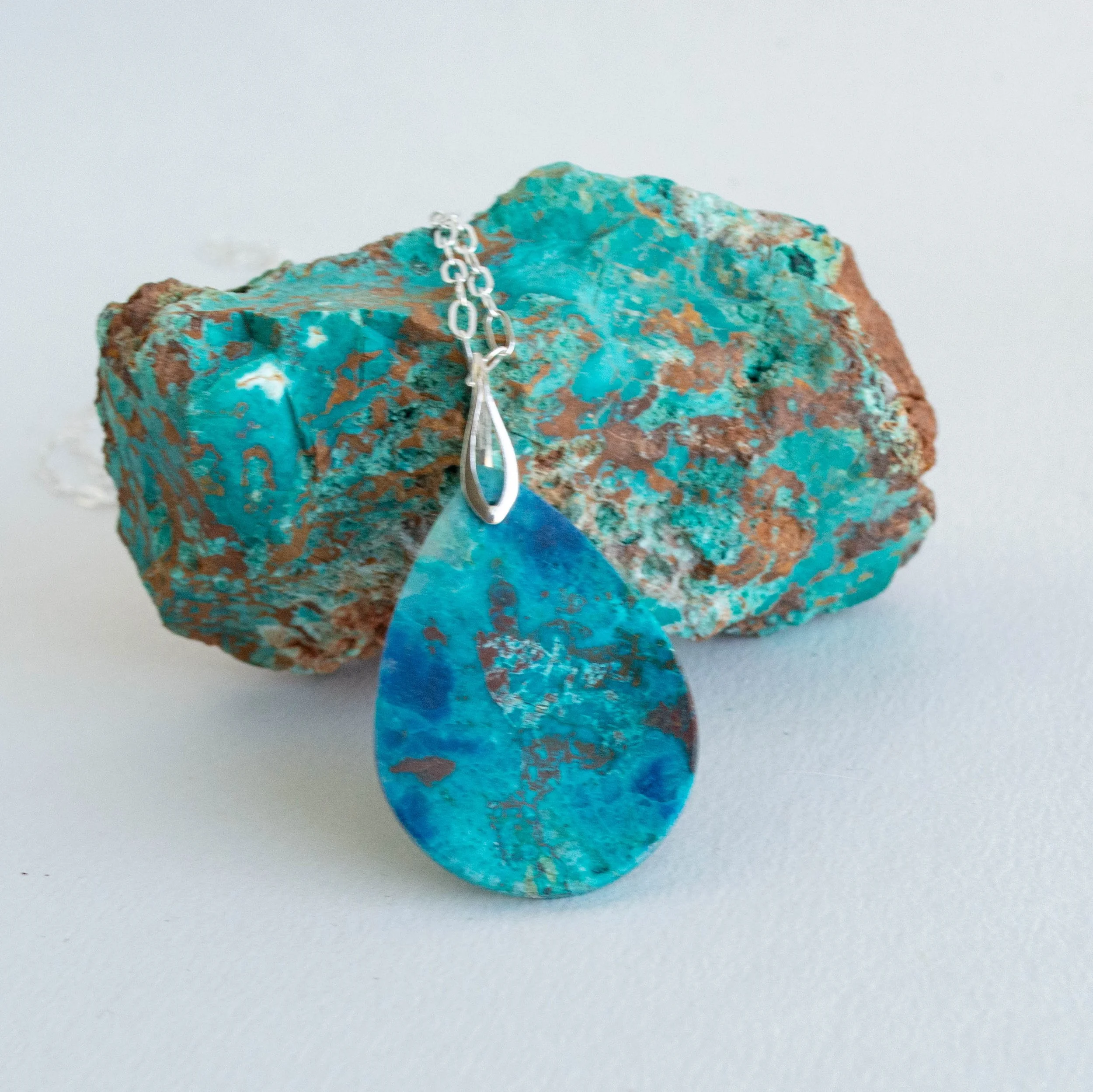 Chrysocolla-Pendant-Nov25-img6-F-Craig-AUD110.jpg