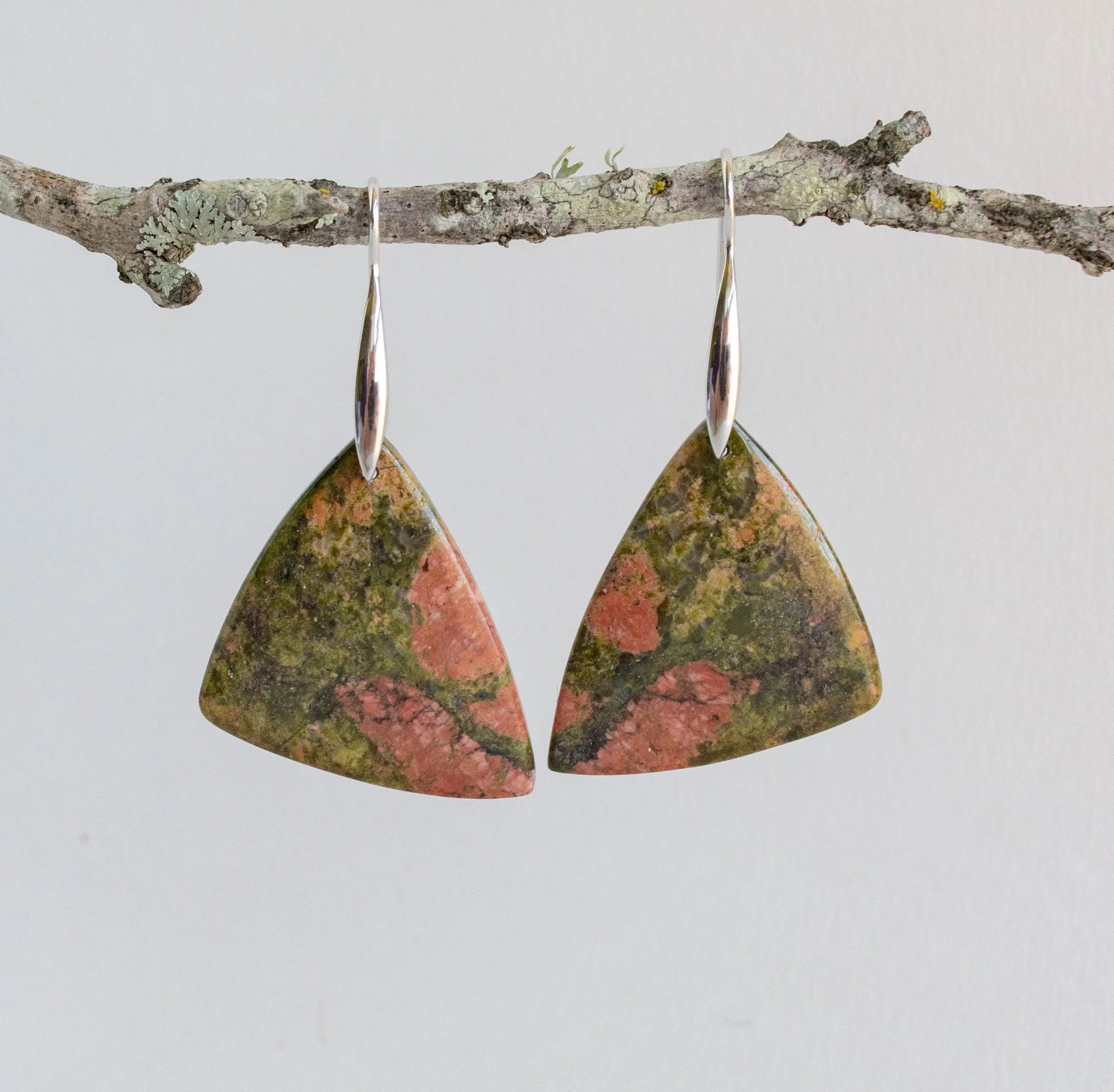 Unakite-Triangles-Apr25-img1-F-Craig-AUD95.jpg