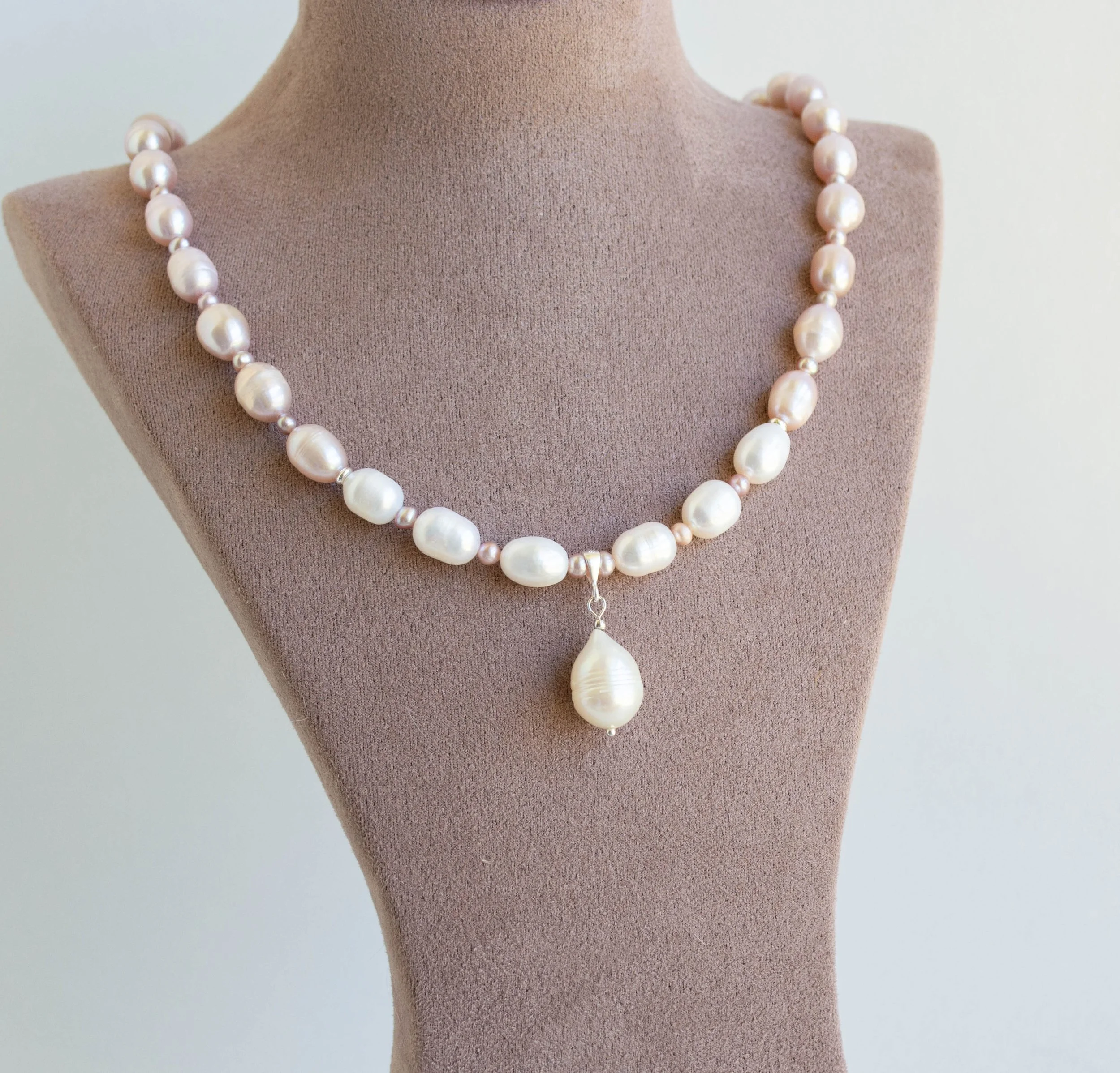 Pearl-Necklace-Earrings-Set-img4-Dec25-F-Craig-AUD175.jpg