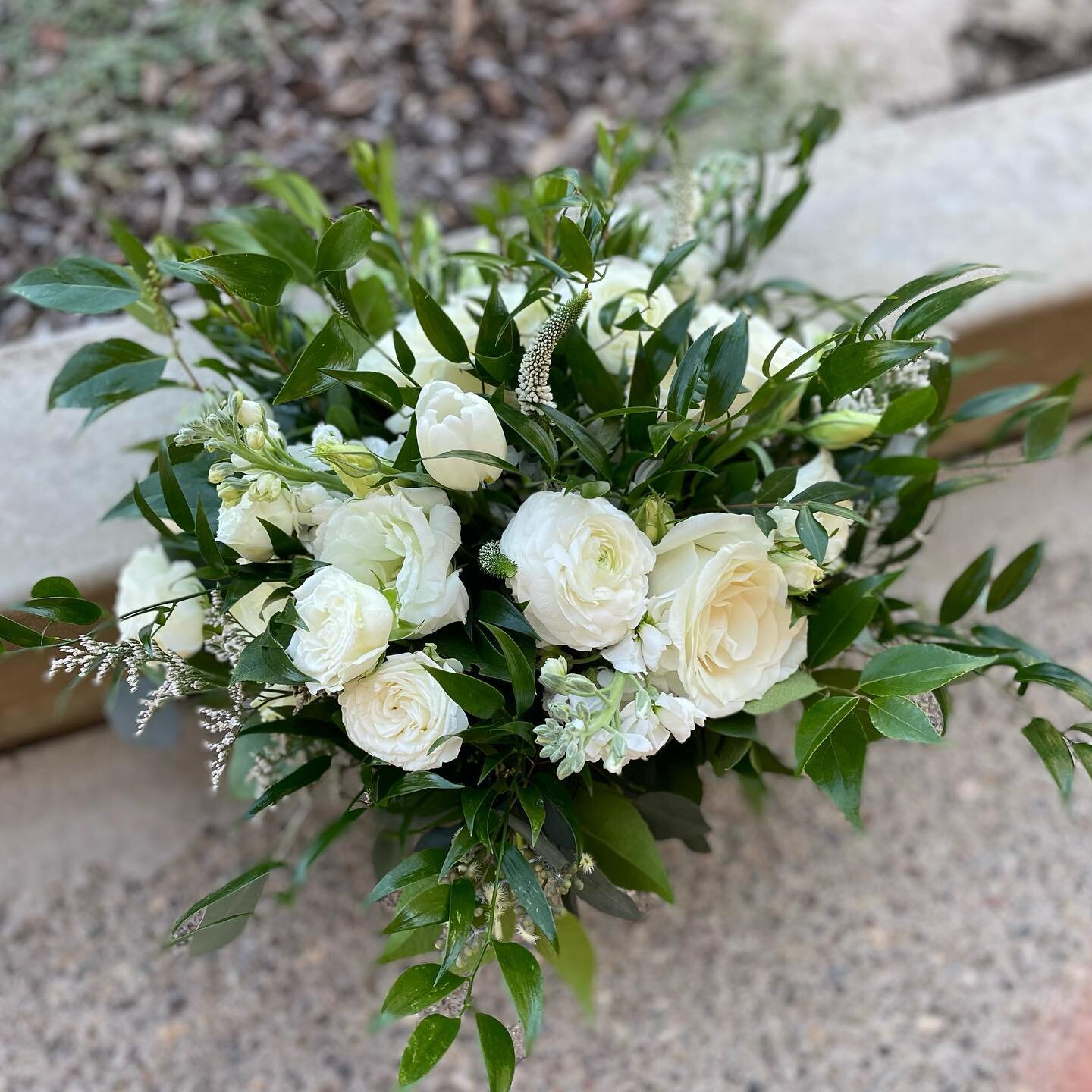Green and white bridal bouquet 🤍
.
.
First 2 are the bride
3rd is bridesmaids 💍
.
