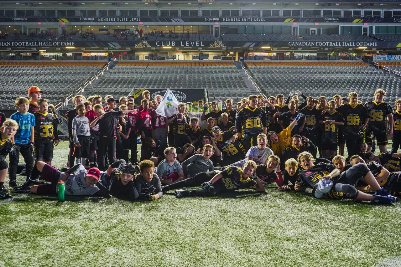 Our MacMaster Chapter delivered a Team Up presentation to parents and children of the Hamilton TigerCats Peewee Football Clinic