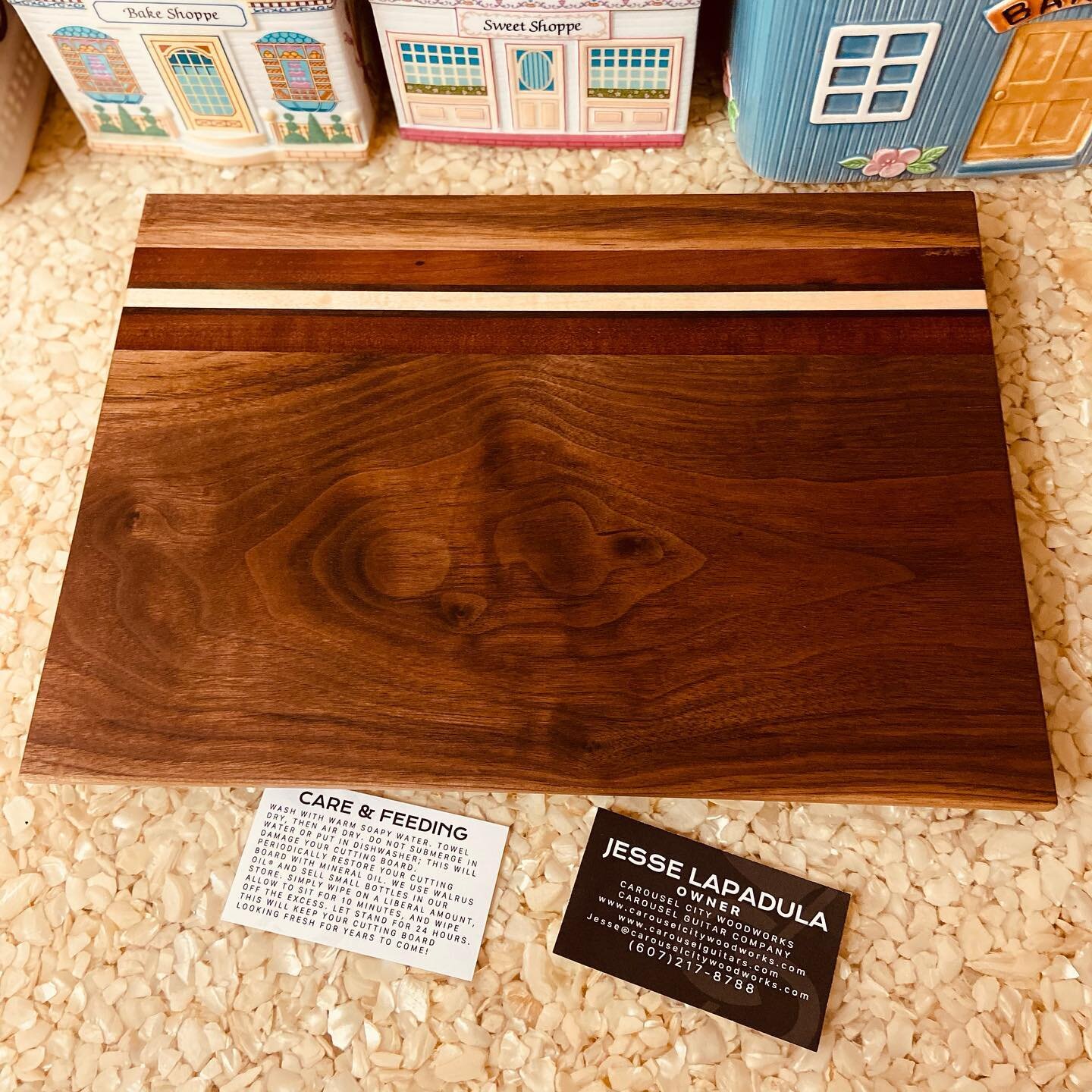 Look at this GORGEOUS cutting board my nephew, Jesse, made! I&rsquo;m thrilled and so proud. Check him out @carousel_guitars