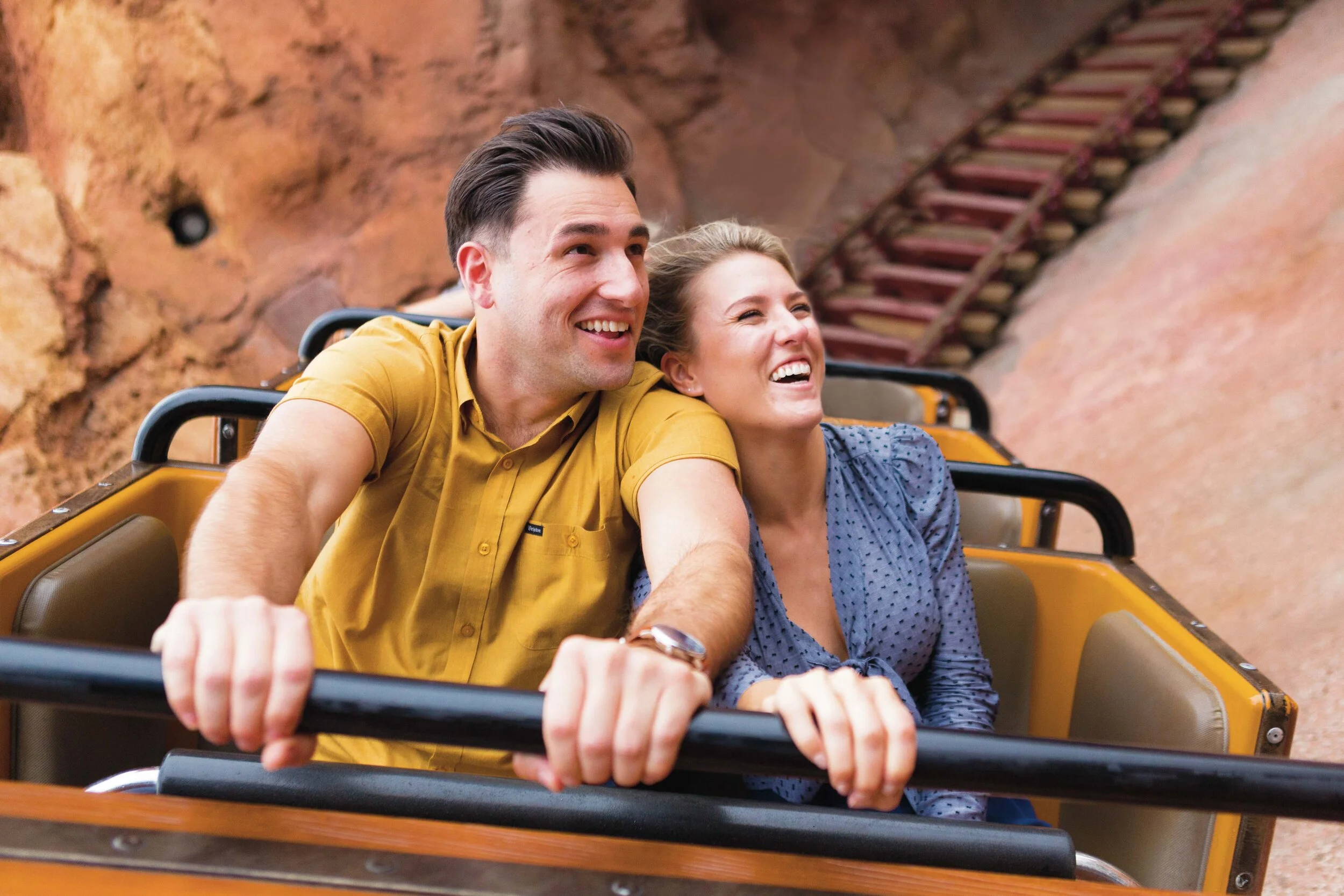 Disneyland_Engagements-24.jpg