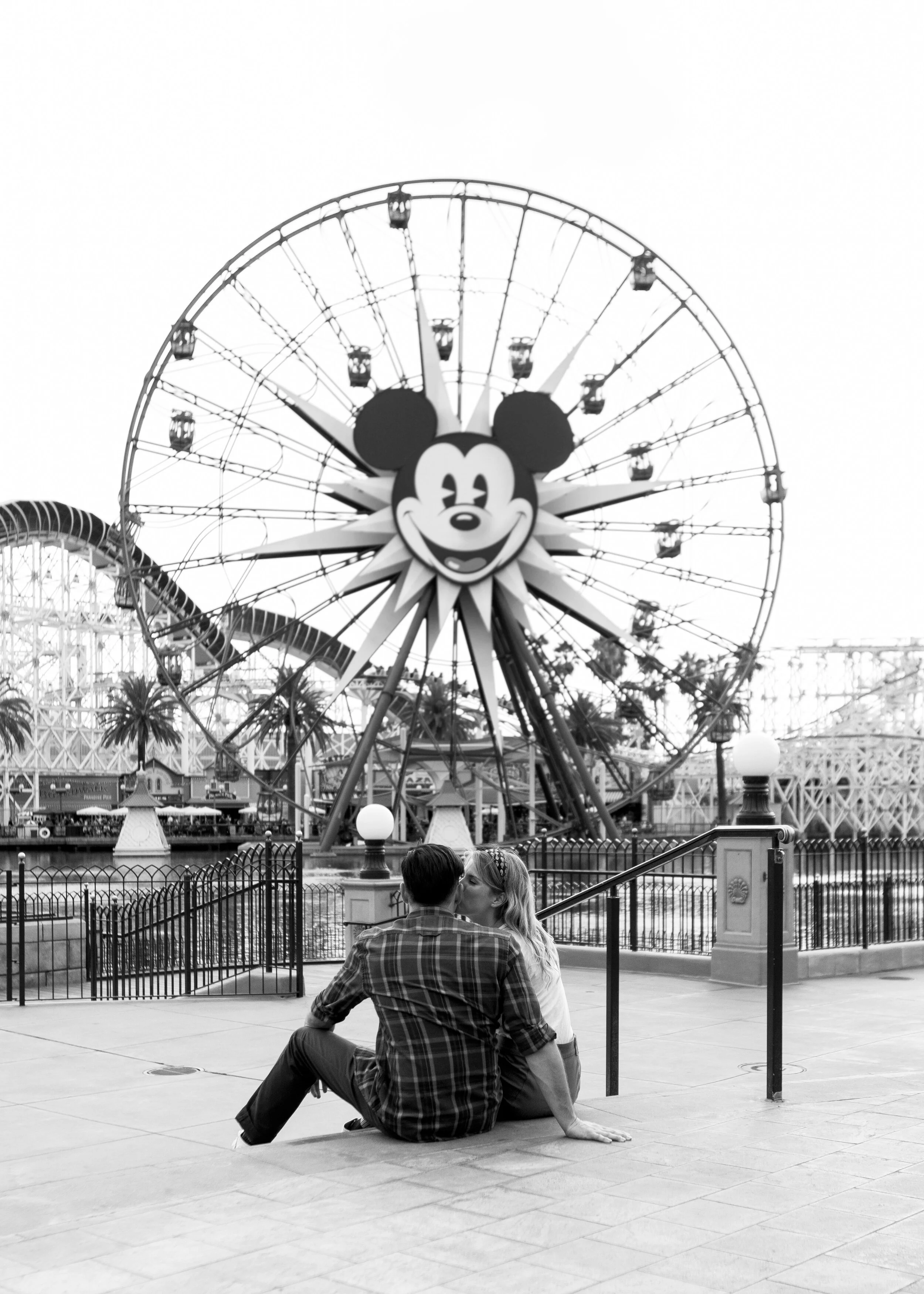 Disneyland_Engagements-34.jpg