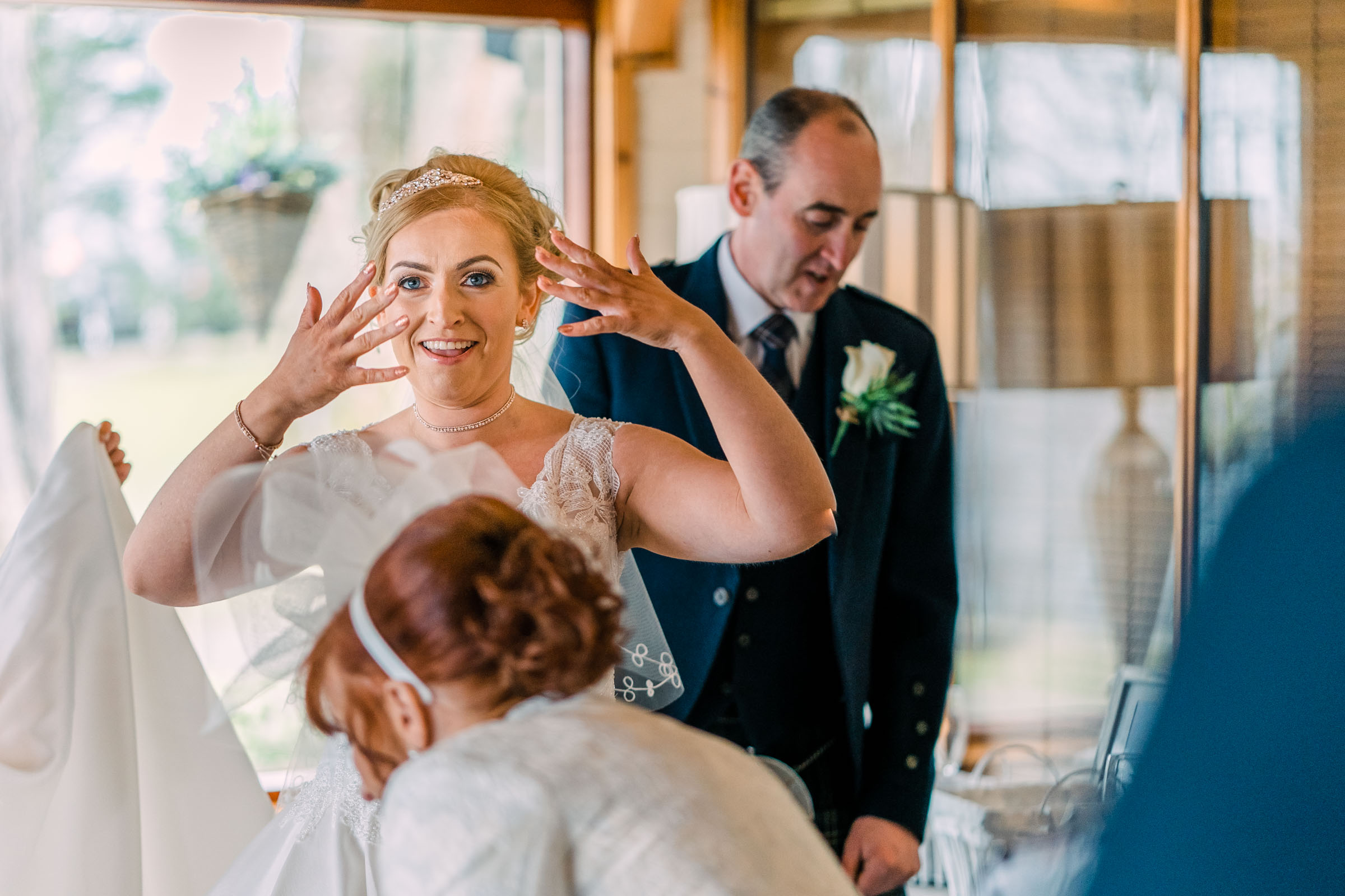 scottish-loch-lomond-wedding-photography-dearlyphotography (24 of 59).jpg