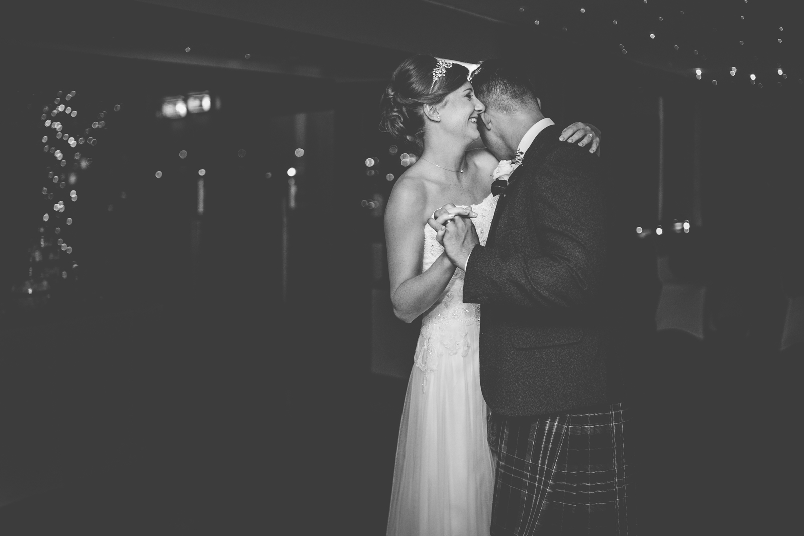 orocco-pier-wedding-edinburgh-south-queensferry-dearlyphotography (52 of 63).jpg