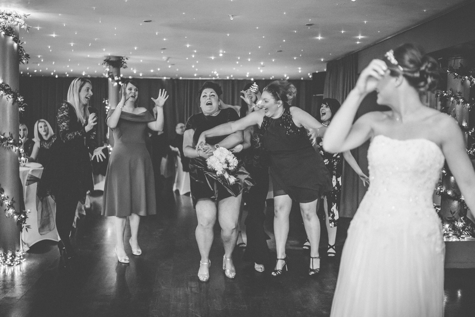 orocco-pier-wedding-edinburgh-south-queensferry-dearlyphotography (62 of 63).jpg