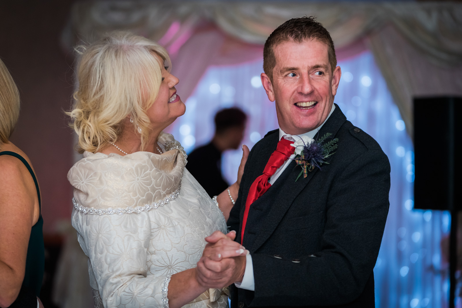 dunblane-hydro-cathedral-wedding-stirlingshire-dearlyphotography (100 of 108).jpg