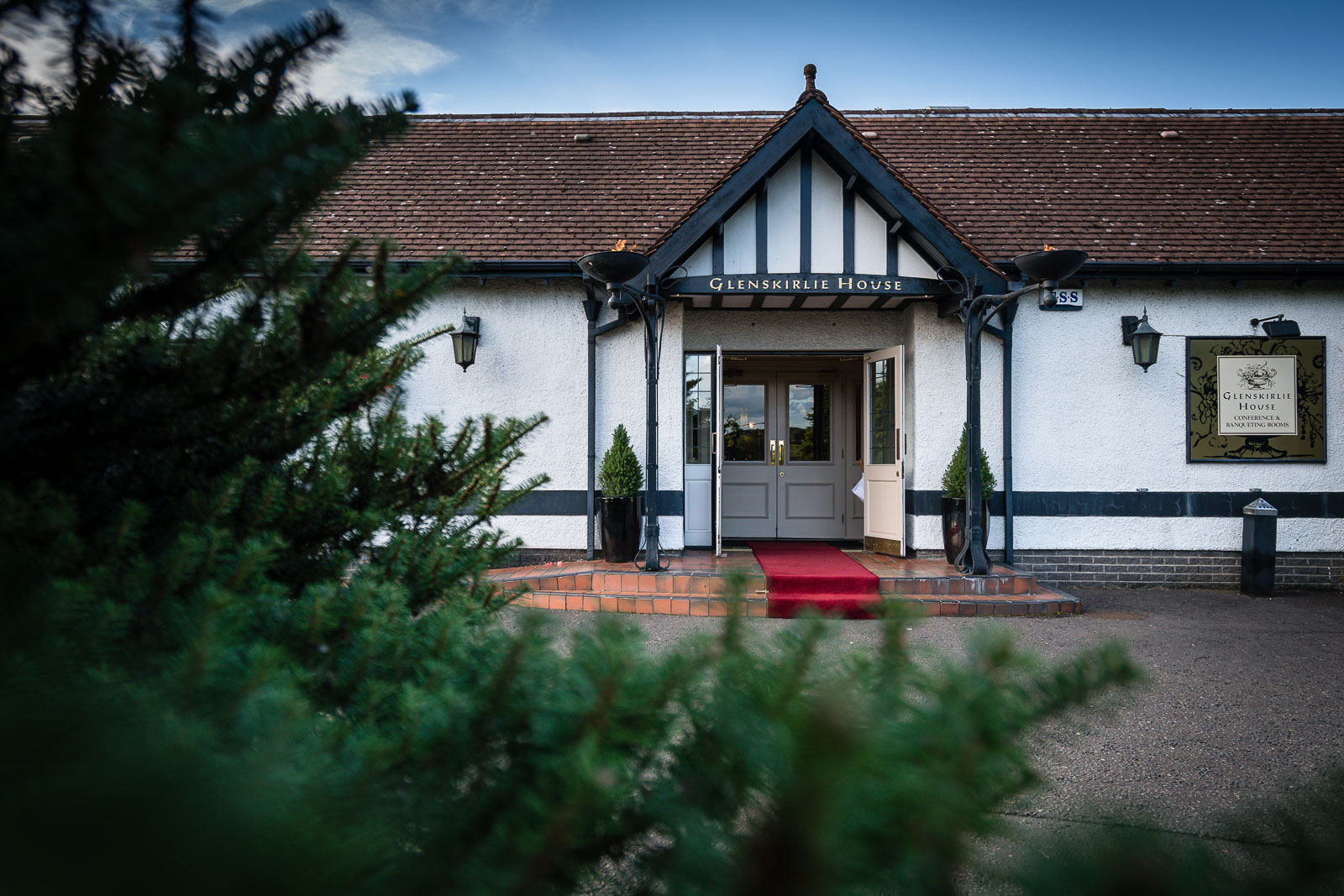 glenskirlie_castle_glasgow_wedding_dearlyphotography (75 of 79).jpg