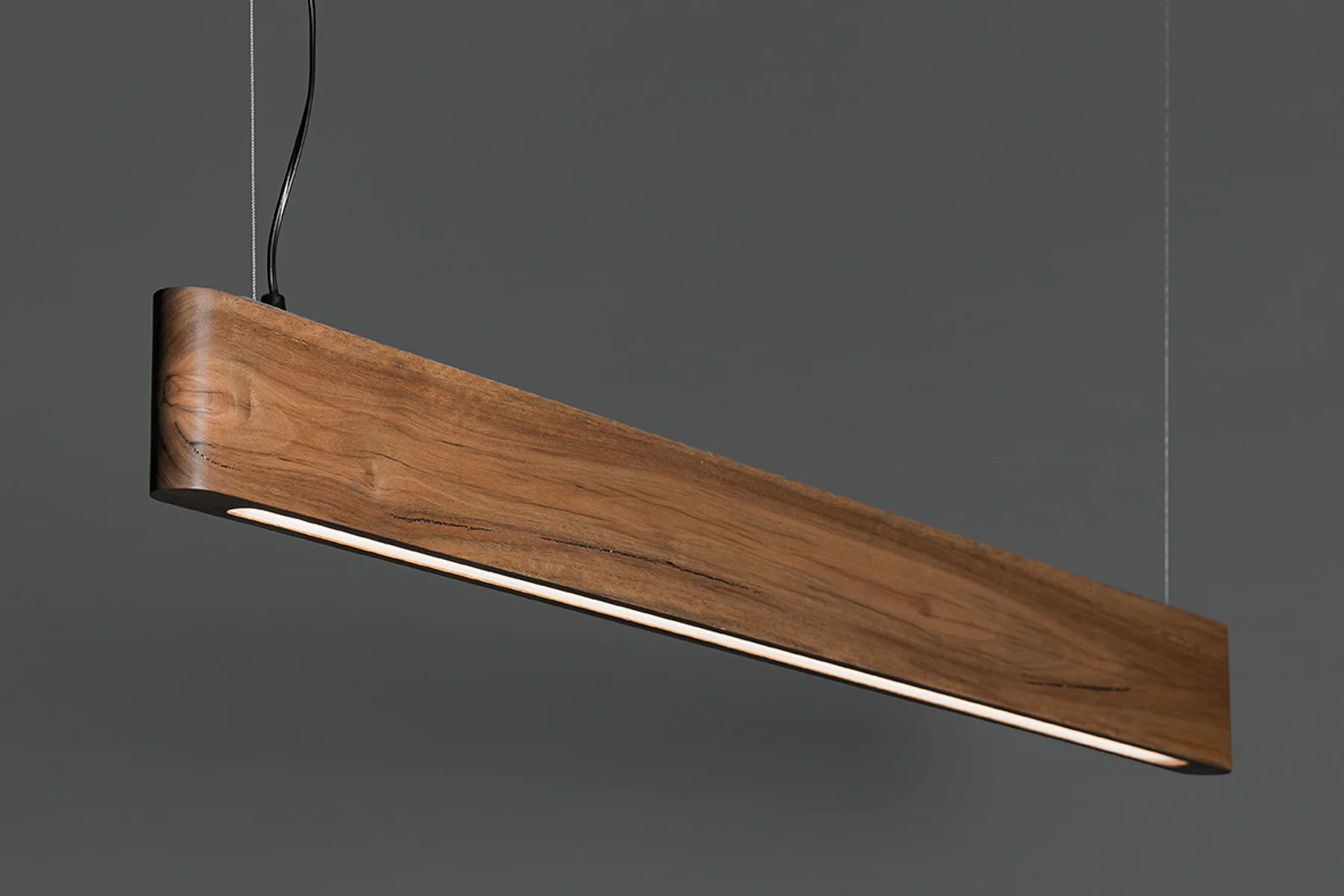 Solid Linear Pendant