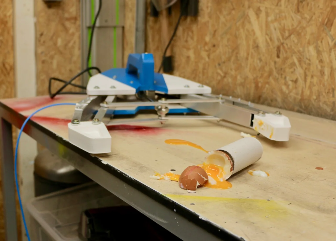 Large parallel jaw gripper on air power!