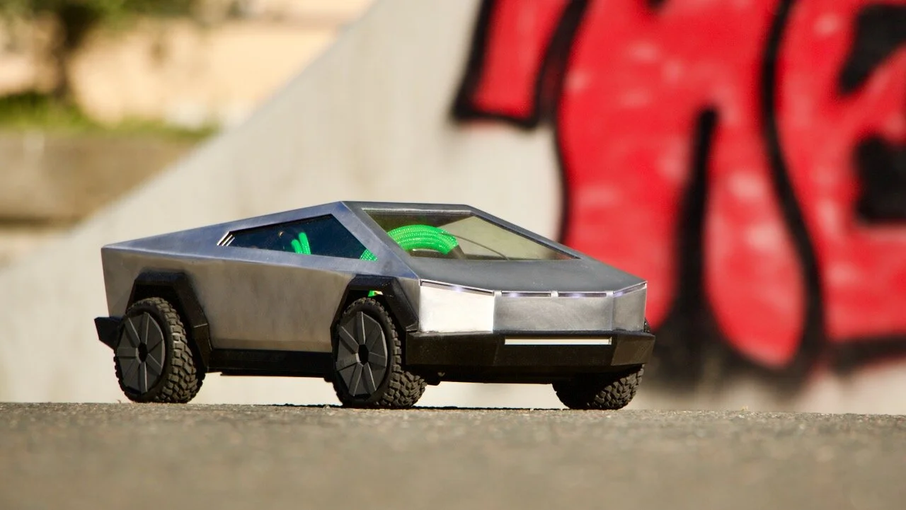 Eindelijk rijden met de Cybertruck!