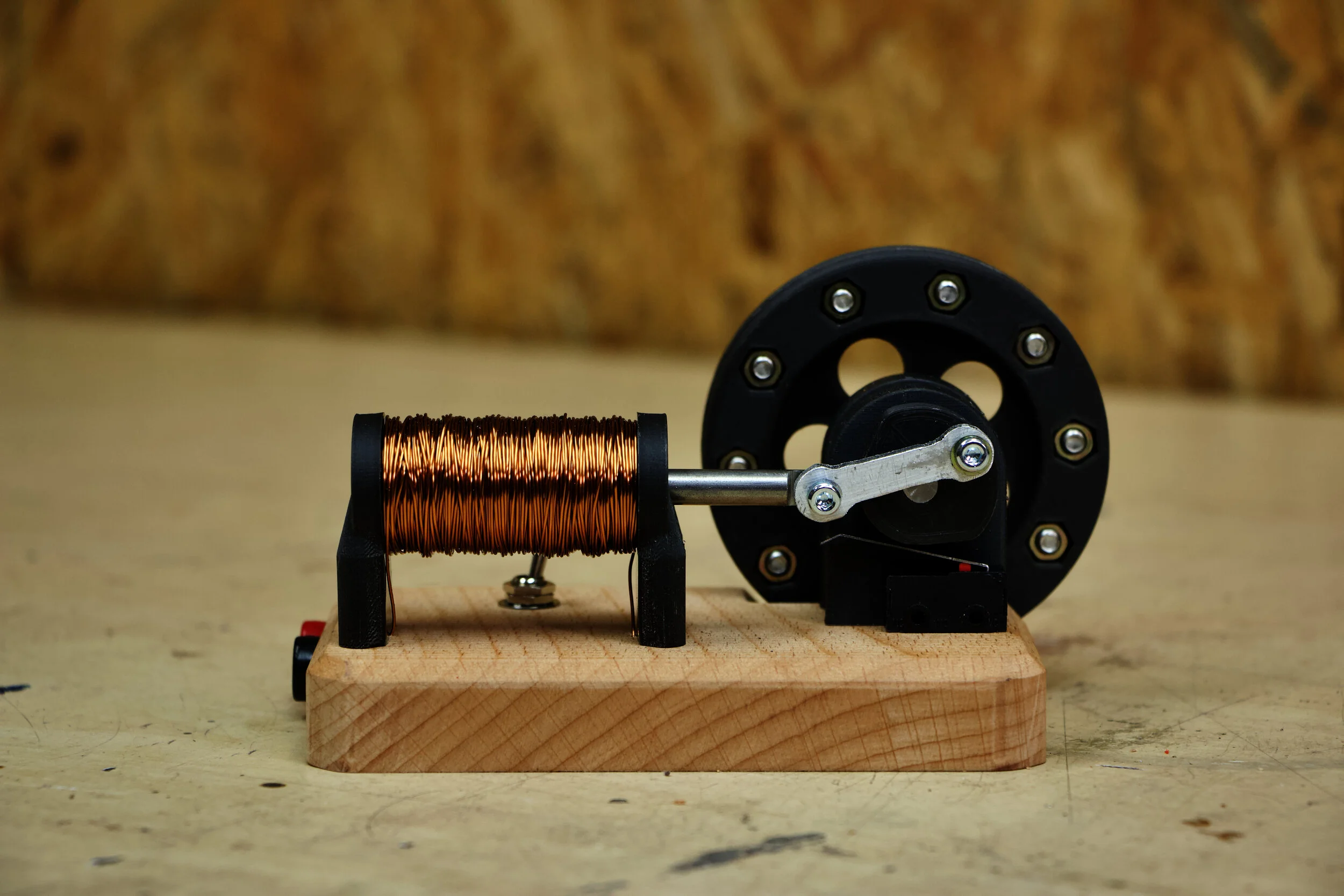 Zo maak je zelf een solenoid engine — The Practical Engineer